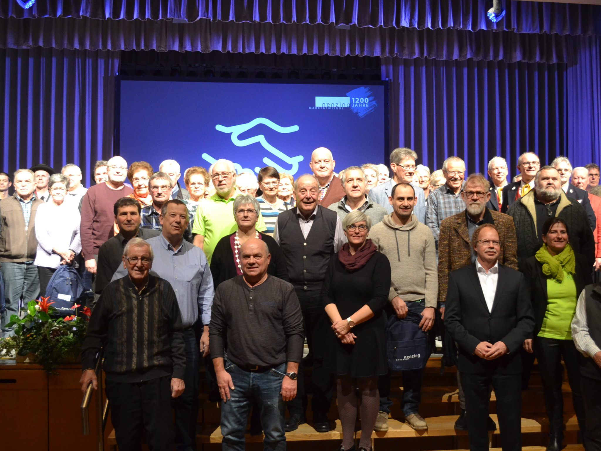 Ein Gruppenbild zum Abschluss des Abends. Ein Gruppenbild zum Abschluss des Abends.
