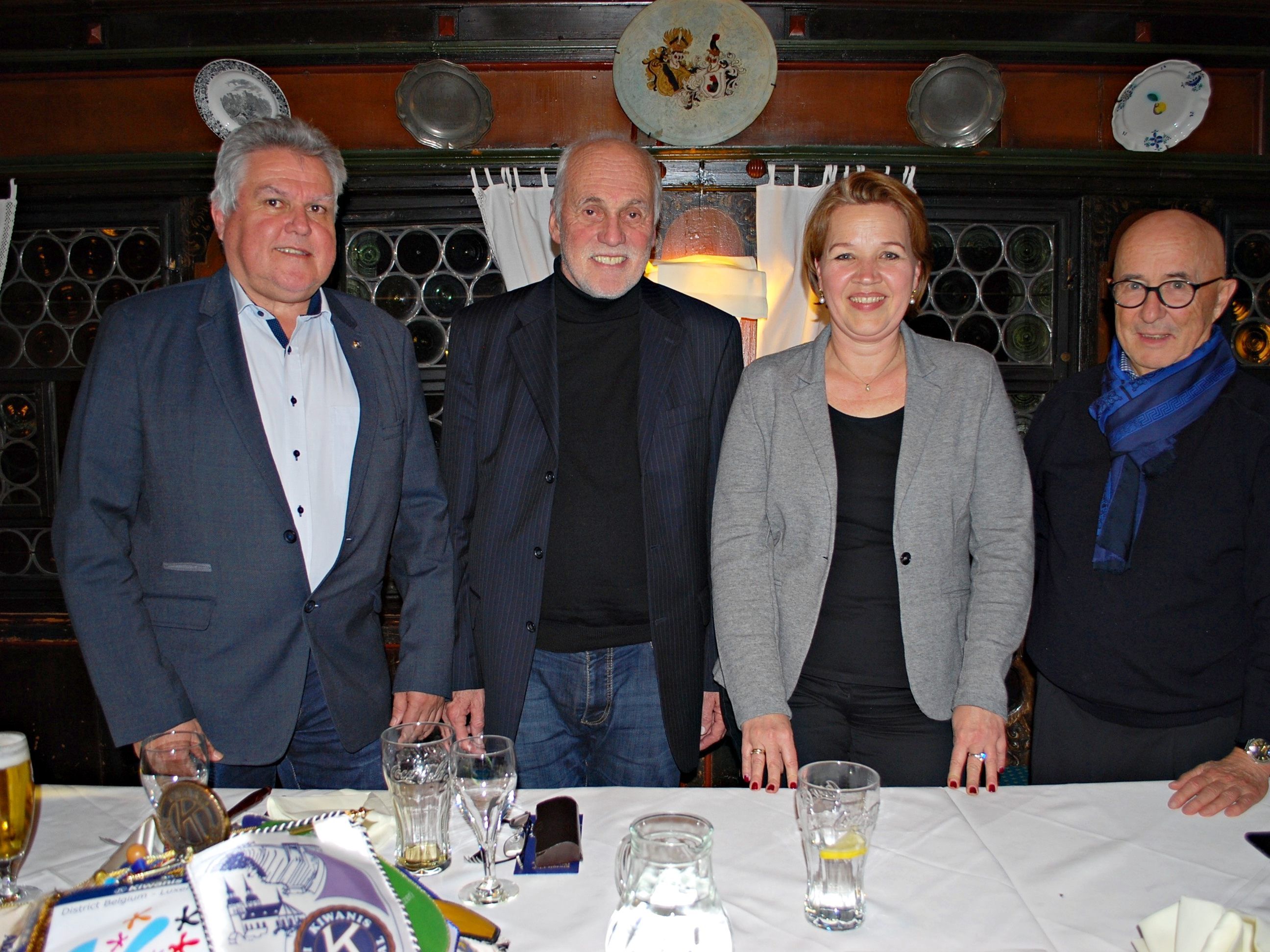 Beim Kiwanis-Club Dornbirn: Distrikt Governor Günter Thurnher, Präsident Manfred Hagen, BM Andrea Kaufmann,  Manager Walter Wintersteiger (vl)