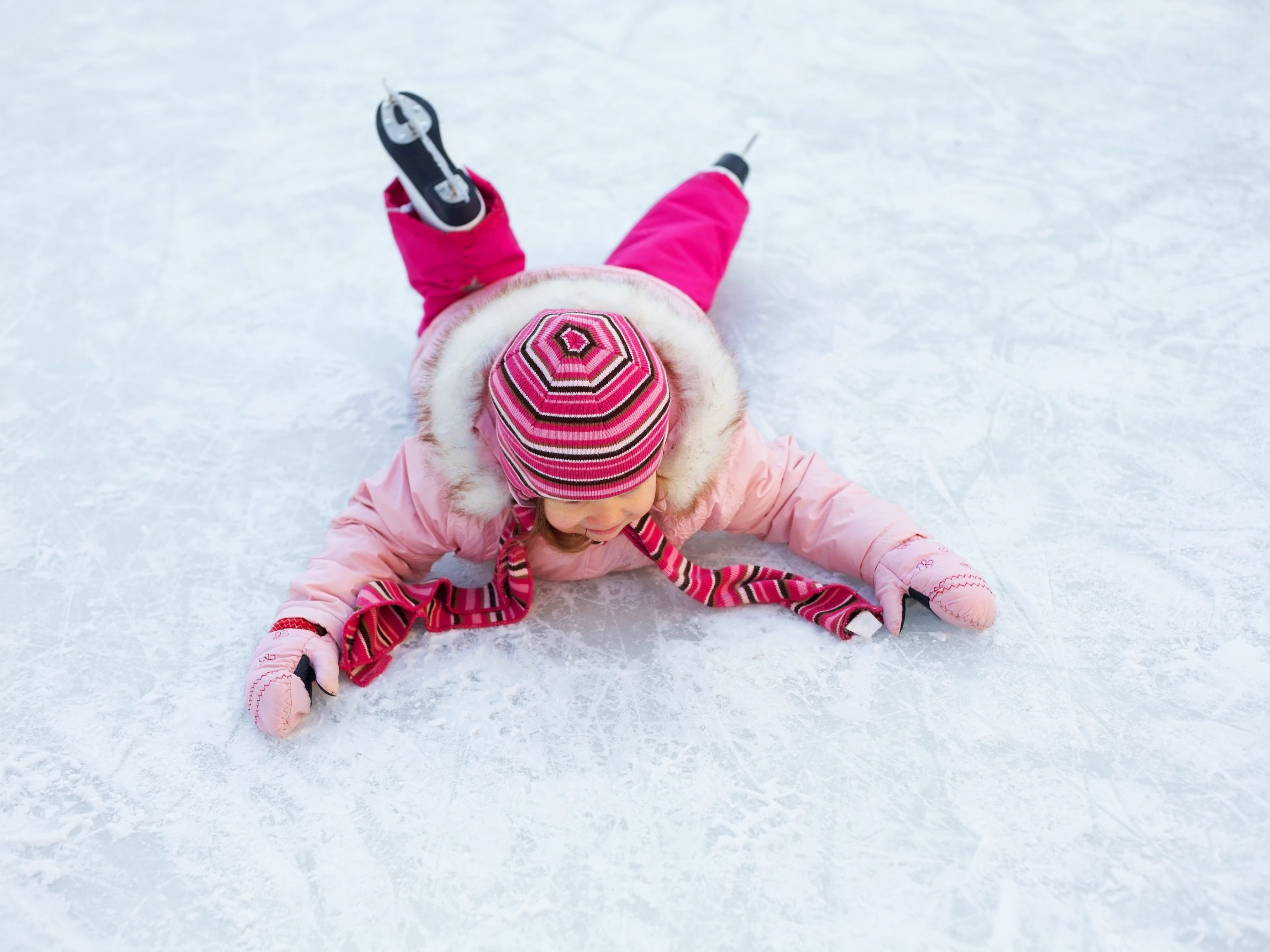Jährlich verletzen sich zahlreiche Menschen beim Eislaufen.