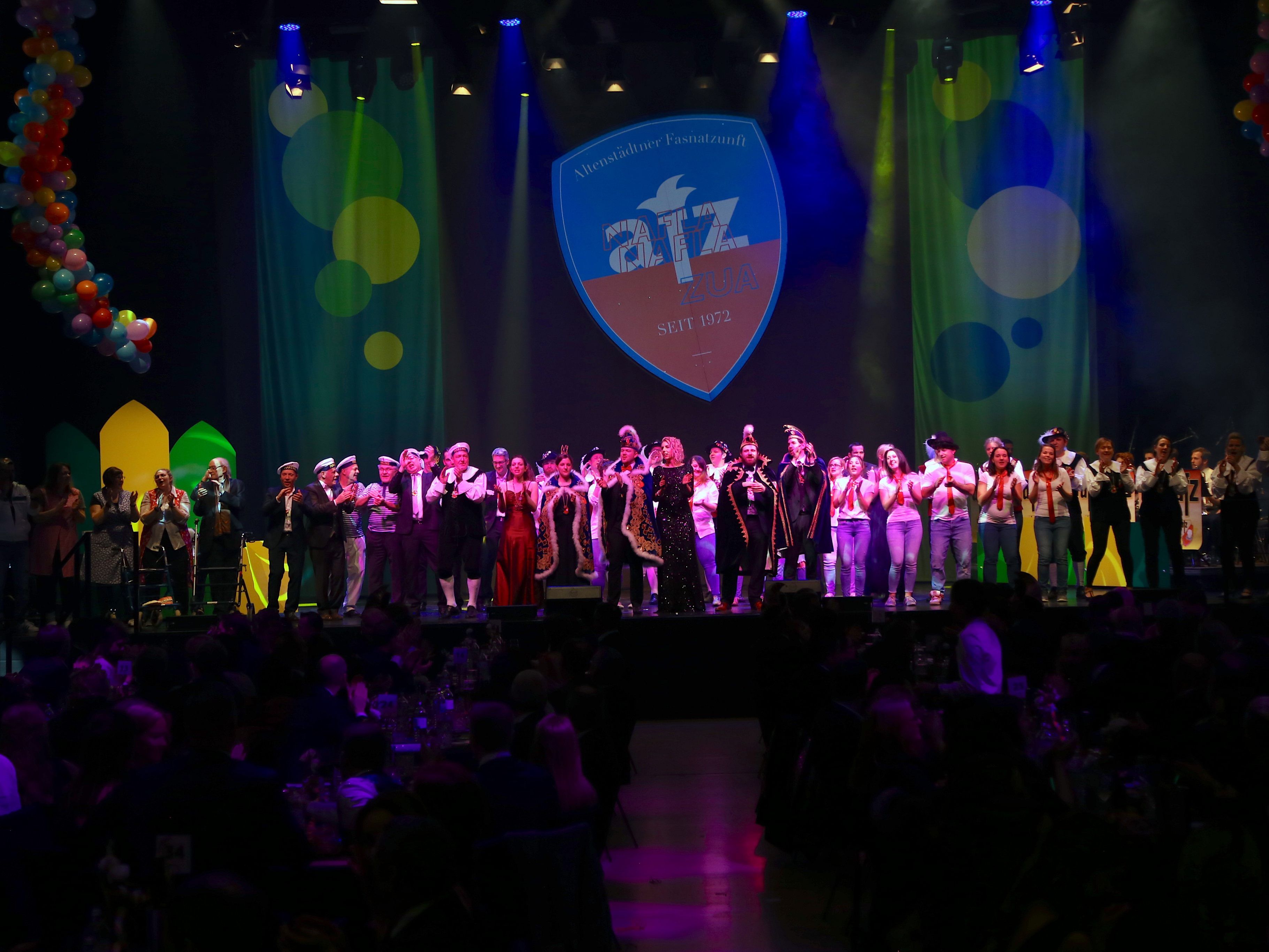 Standing-ovation beim 46. AFZ-Ball im Montforthaus. Standing-ovation beim 46. AFZ-Ball im Montforthaus.