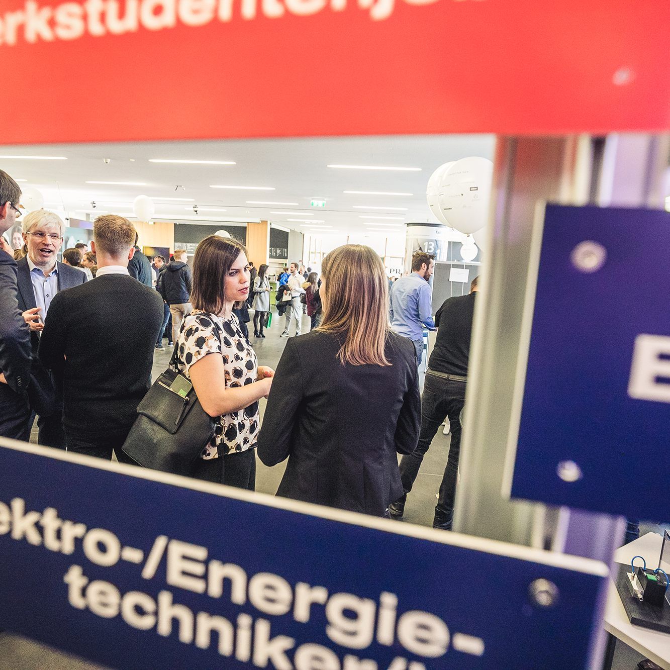 Insgesamt 115 Firmen informieren über ihre Stellenangebote.