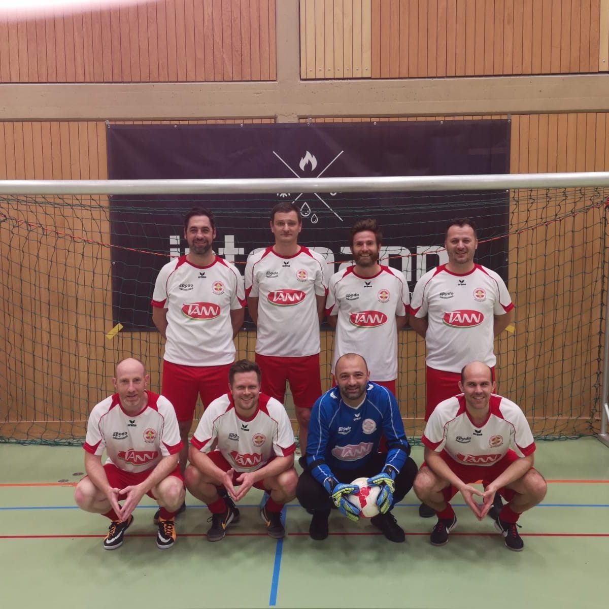 Nach dem Turniersieg in Lauterach wollen dieAH-Rothosen auch beim Heimturnier zuschlagen.