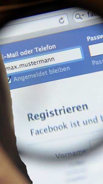 Außerdem sollen User zur Überprüfung ihrer Privatsphäre-Einstellungen ermutigt werden