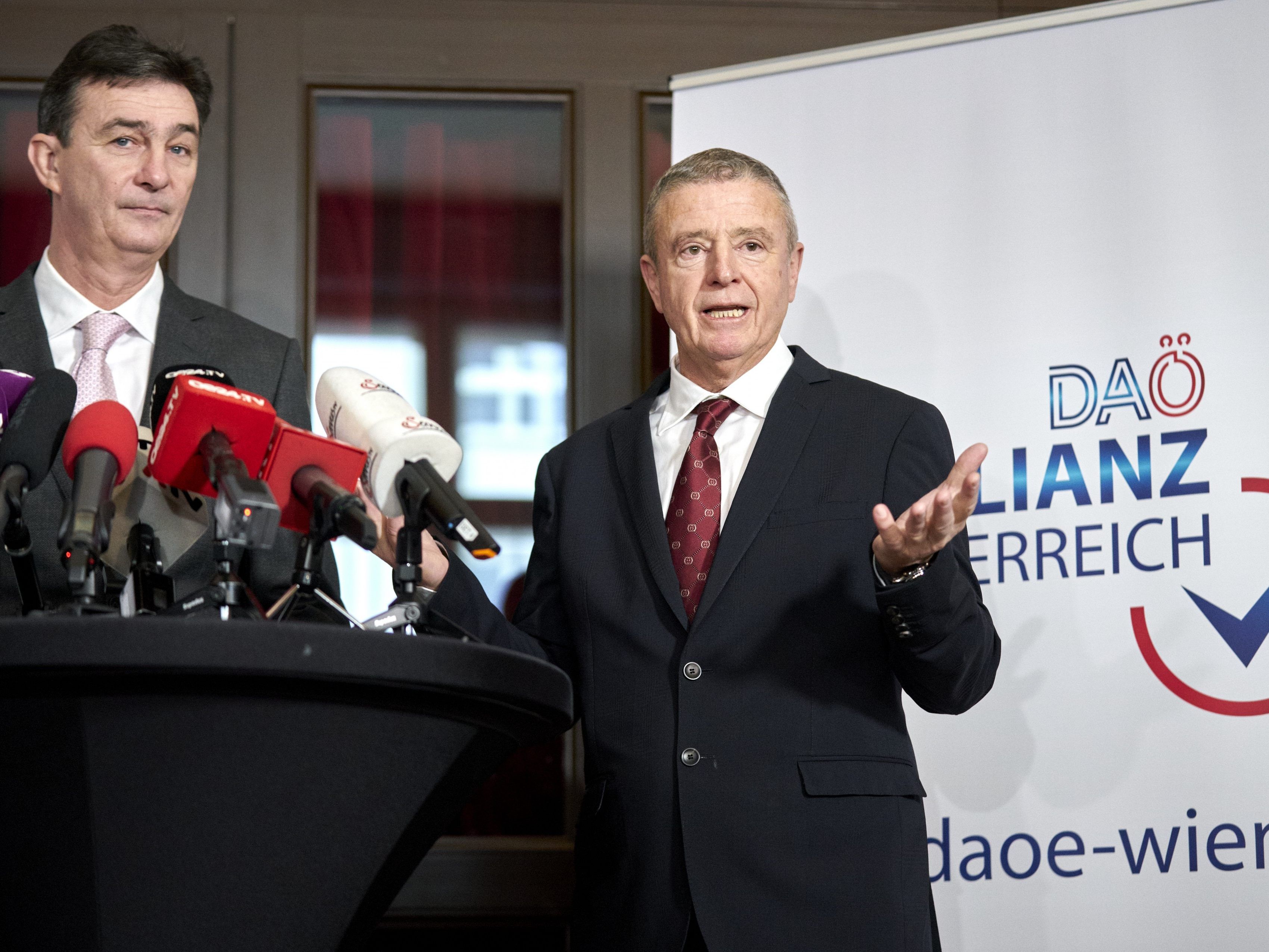 Die Mitglieder der DAÖ wünschen sich Strache als Spitzenkandidaten für die Wien-Wahl. Die Mitglieder der DAÖ wünschen sich Strache als Spitzenkandidaten für die Wien-Wahl.