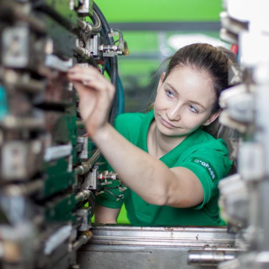 Den größten Warenwert macht sowohl bei den Ein- als auch Ausfuhren der Bereich Eisen- und Metallwaren aus.