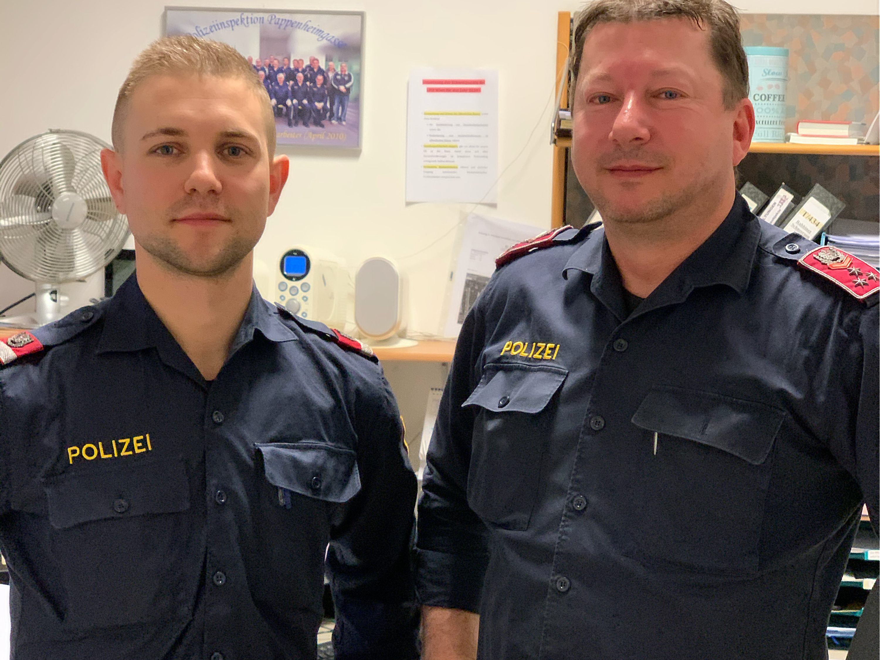 Die Polizisten wurden zu Lebensrettern. Die Polizisten wurden zu Lebensrettern.