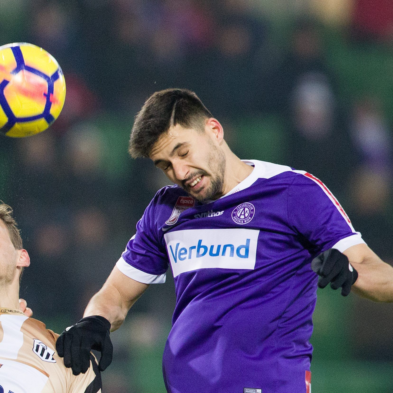 Tarkan Serbest (r) spielt nicht mehr für die Wiener Austria.