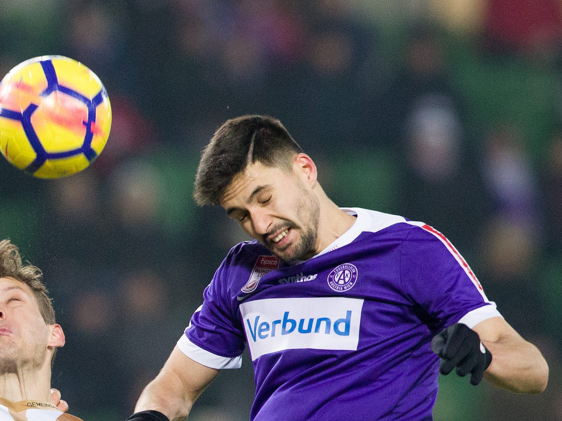 Tarkan Serbest (r) spielt nicht mehr für die Wiener Austria.