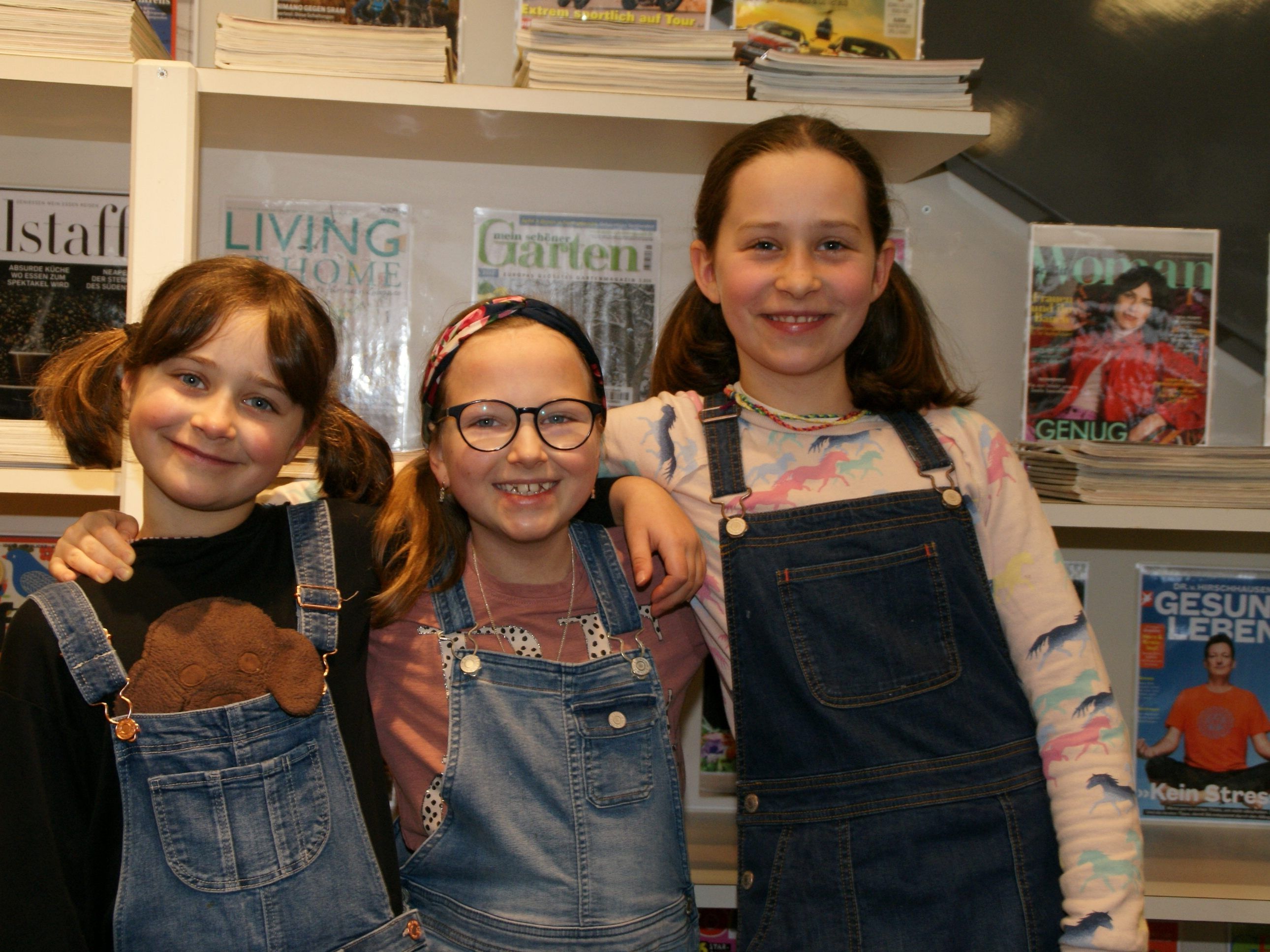 v.li. Luise, Tabea und Frida freuen sich auf den Flohmarkt