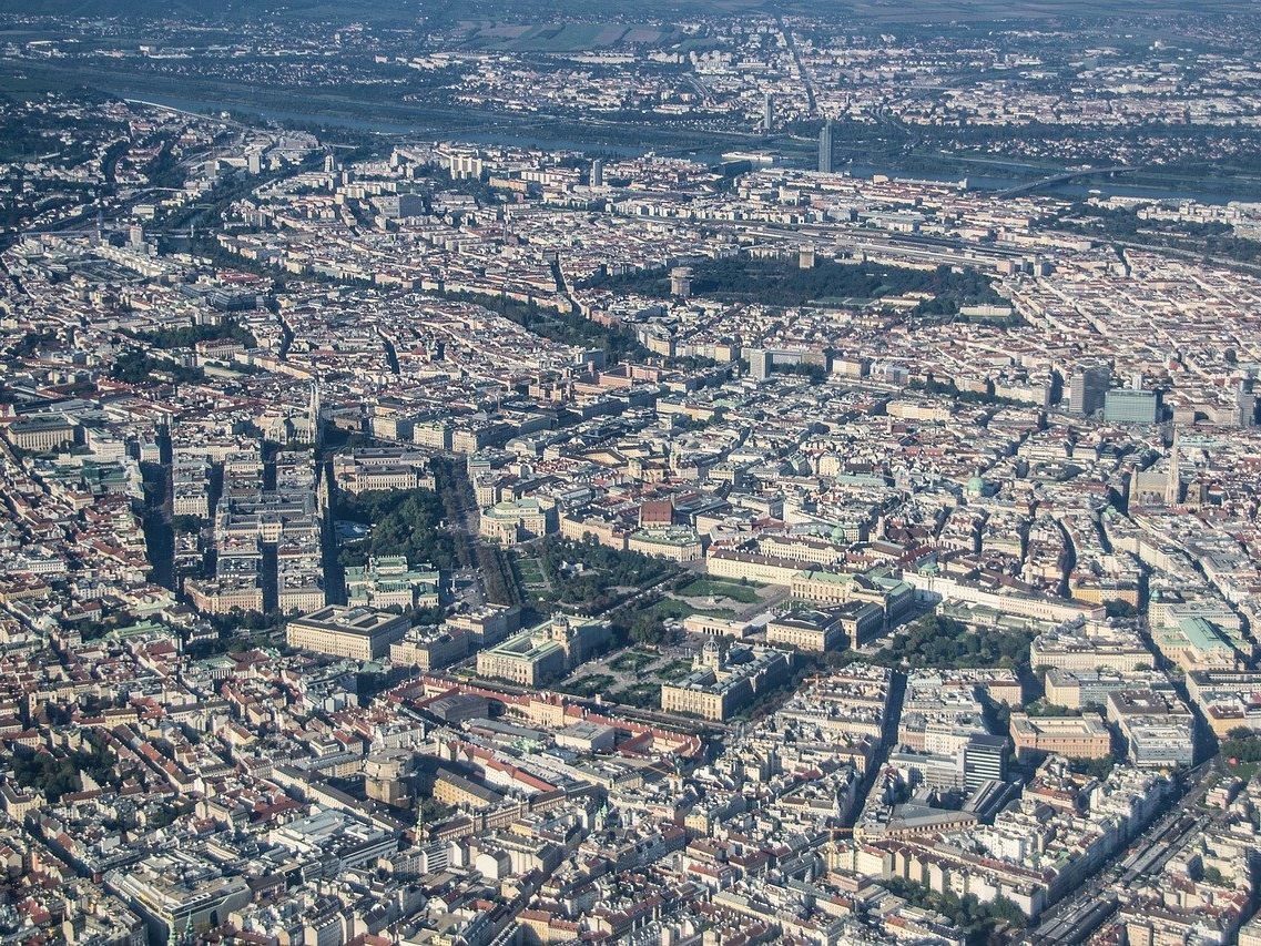 Der Architekturwettbewerb für die neue Mega-Eventhalle in Wien startet. Der Architekturwettbewerb für die neue Mega-Eventhalle in Wien startet.