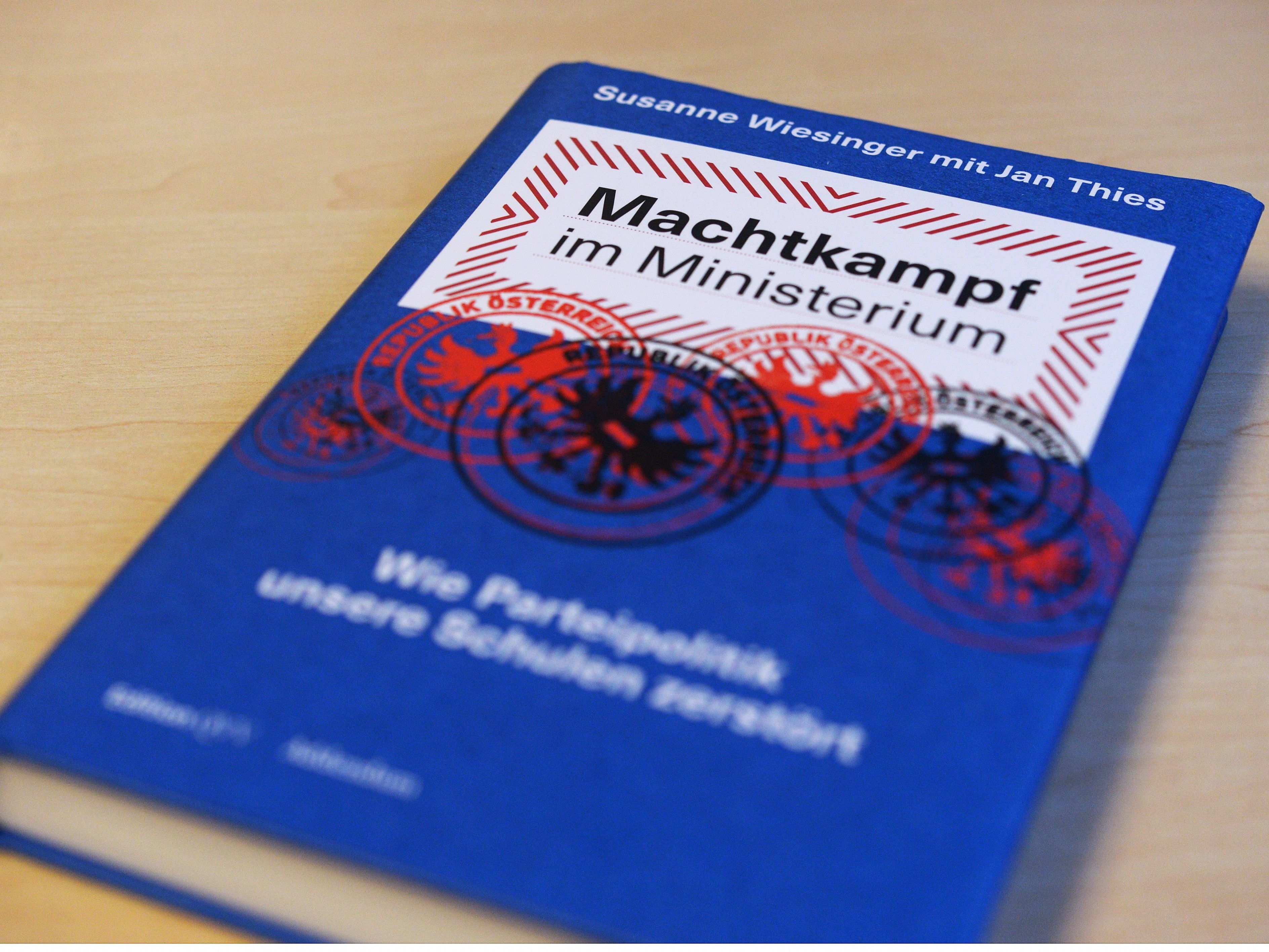 Das neue Wiesinger-Buch rechnet nicht nur mit dem politischen Islam, sondern auch der Bildungspolitik allgemein ab. Das neue Wiesinger-Buch rechnet nicht nur mit dem politischen Islam, sondern auch der Bildungspolitik allgemein ab.