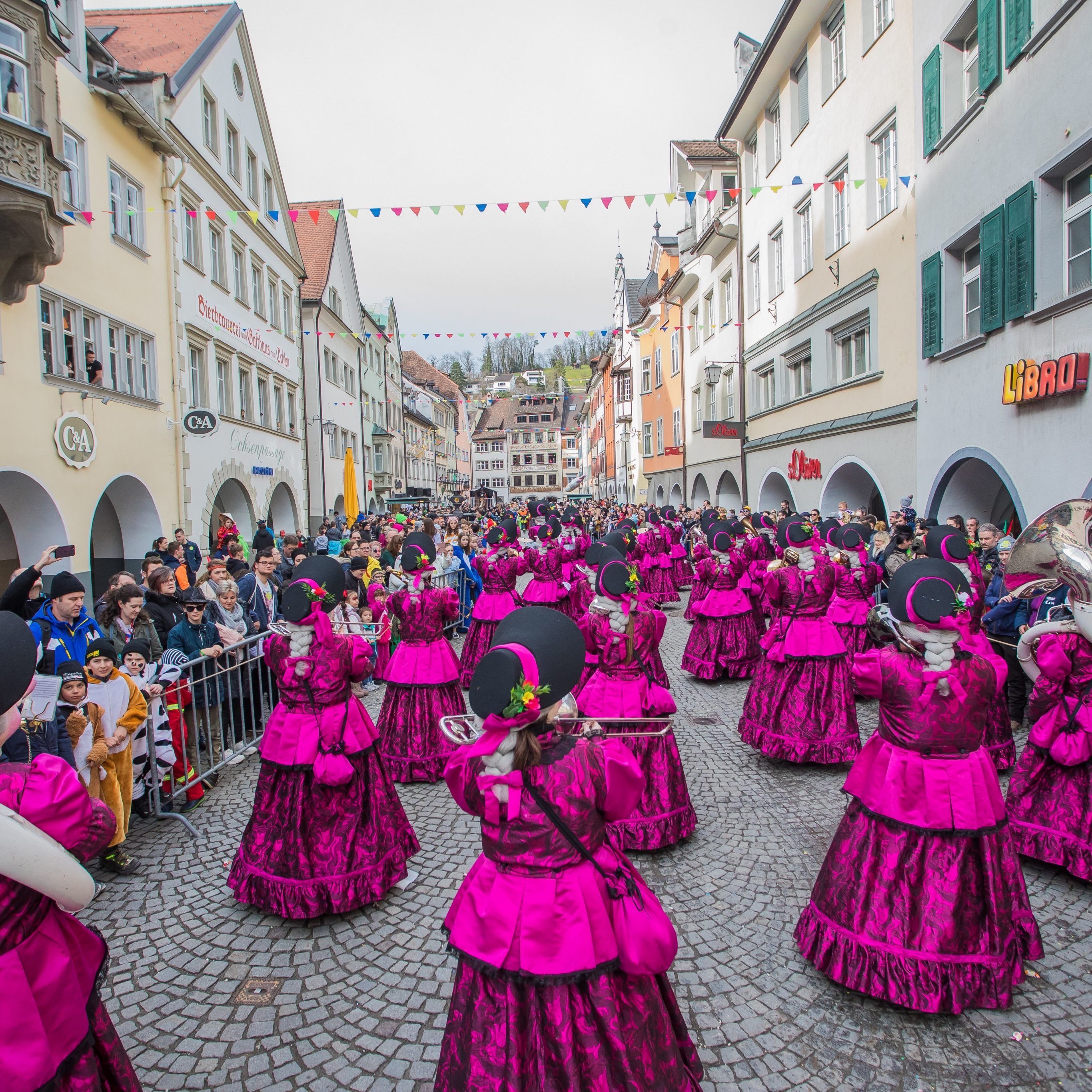 Zum Fasching gehörte auch dieses Jahr wieder ein kühles Bier.