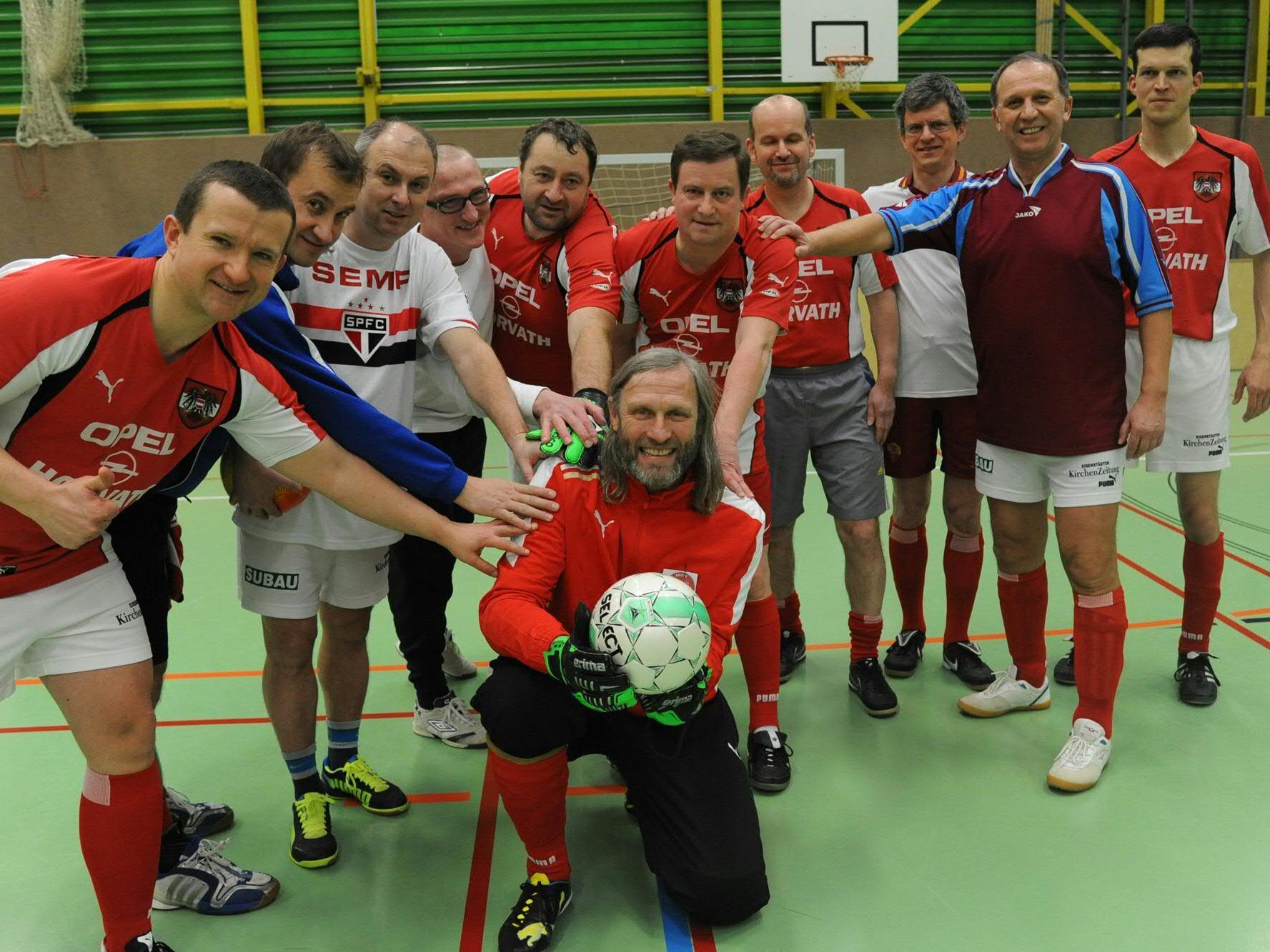 Einen Top-Ten-Platz peilt Österreichs Nationalteam bei der Priester-Fußball-EM an. Einen Top-Ten-Platz peilt Österreichs Nationalteam bei der Priester-Fußball-EM an.