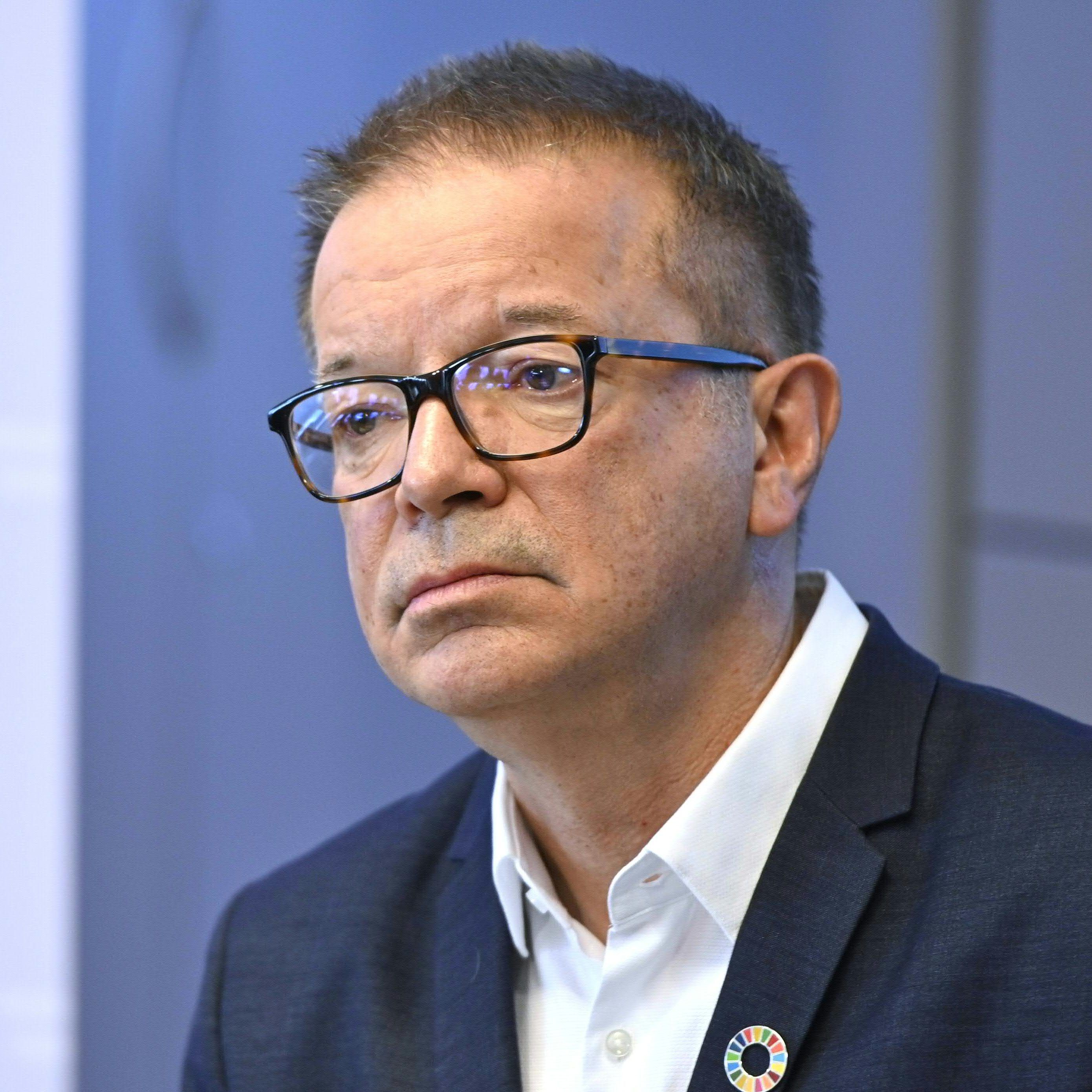 Grenzkontrollen seien laut dem Gesundheitsminister noch nicht notwendig.