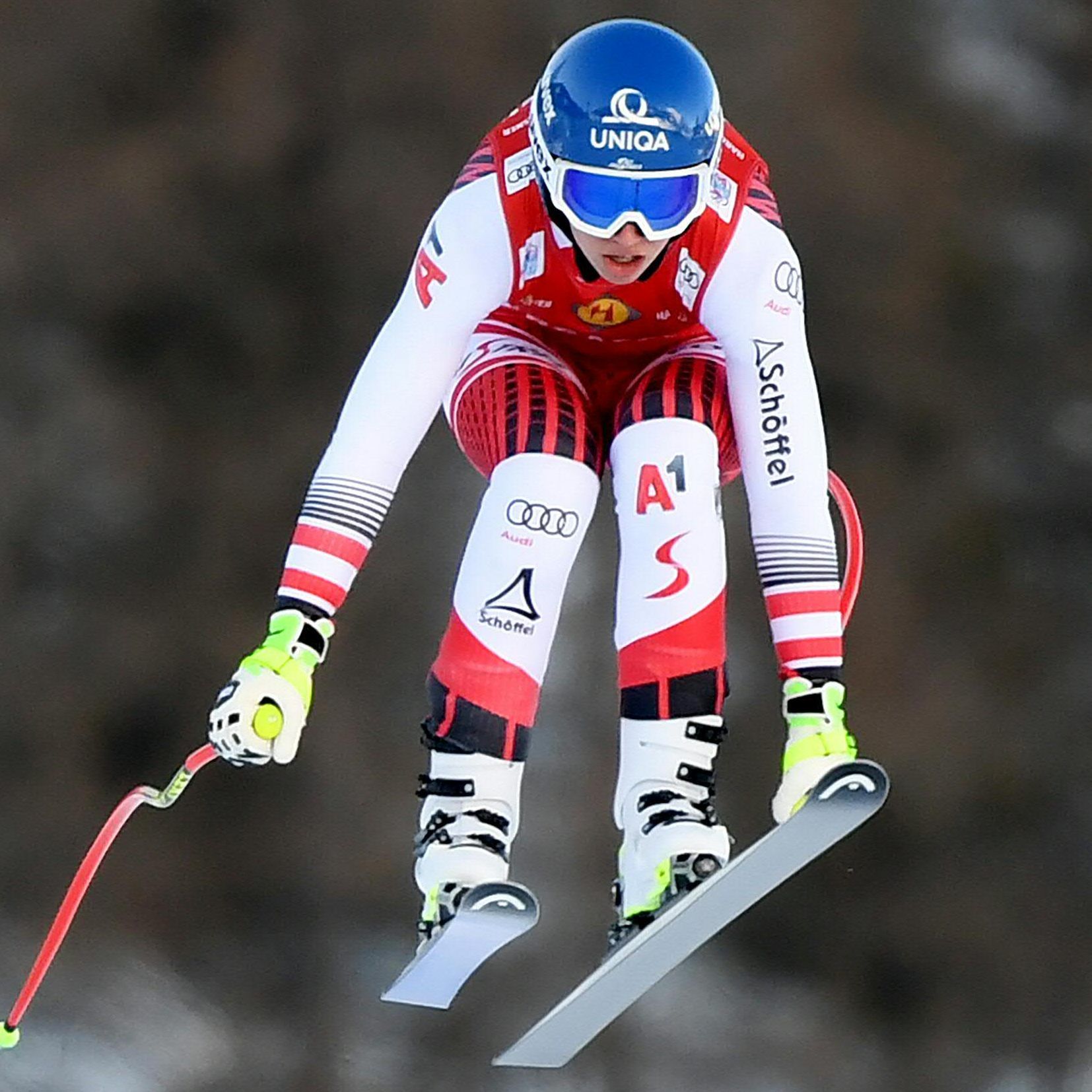 Aufgrund von Knieschmerzen muss Christine Scheyer die Weltcupsaison vorzeitig beenden.