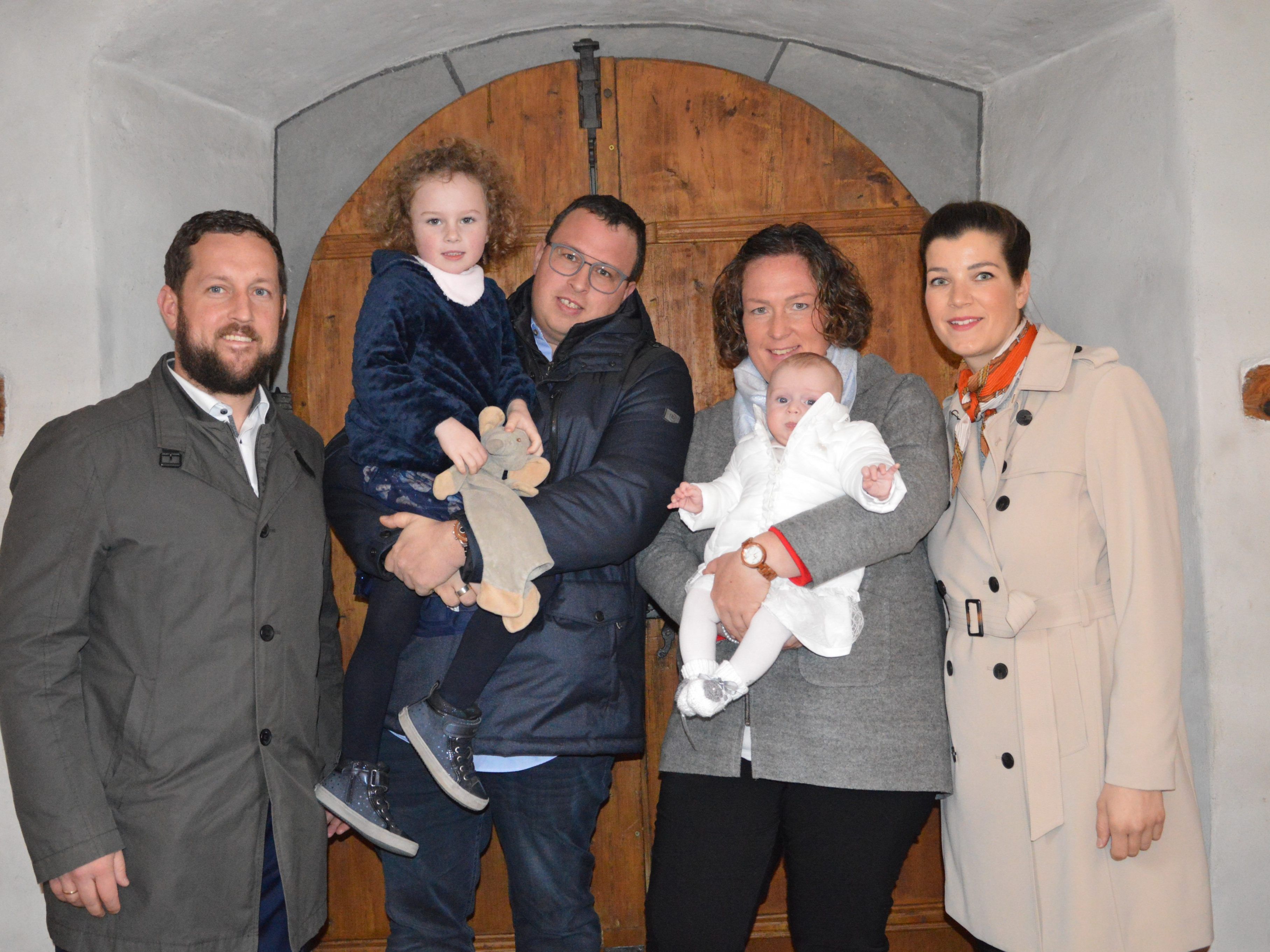 Mona Winder empfing das Sakrament der Taufe.