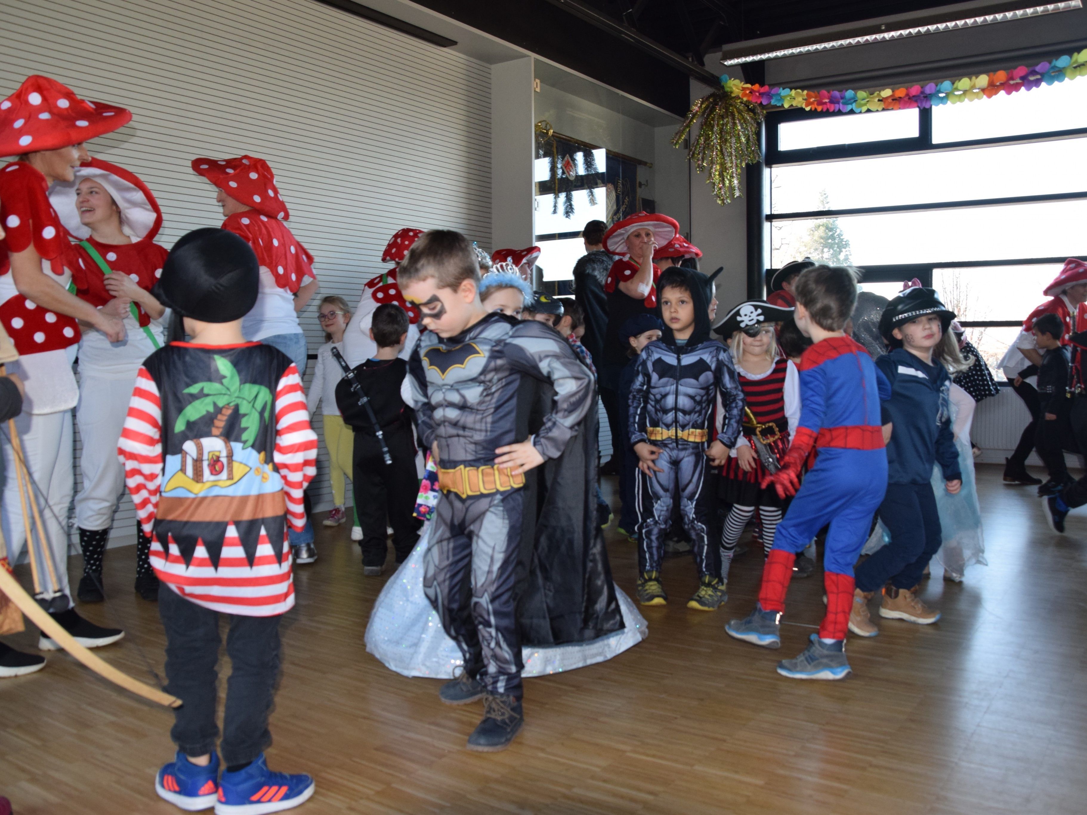 Buntes Treiben beim Faschingskränzle