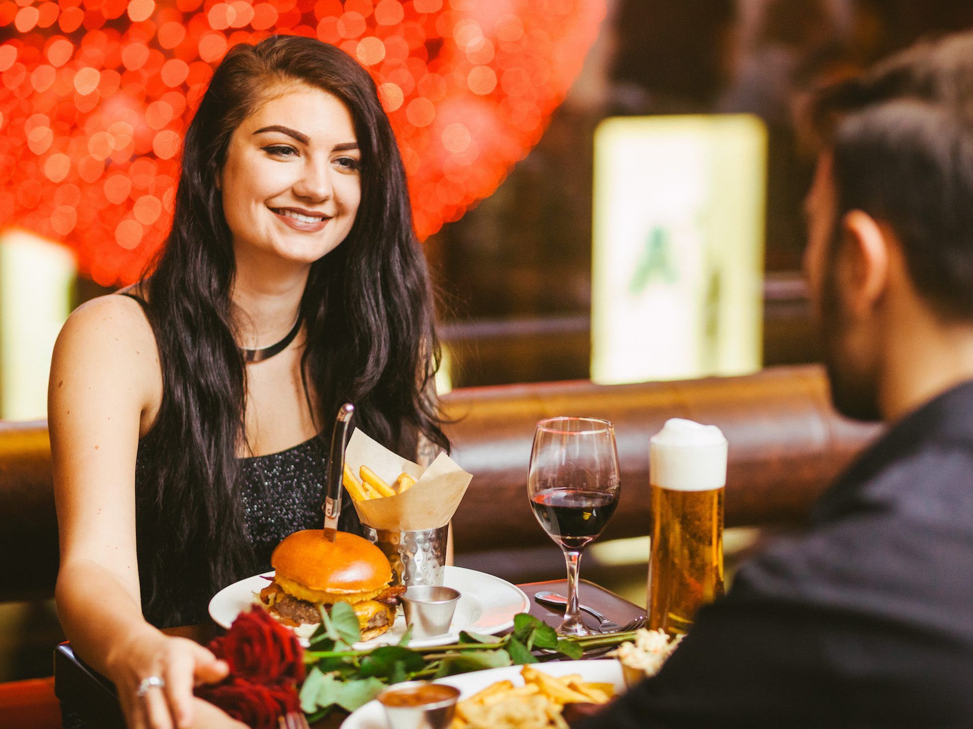 Von 10. bis 17. Februar gibt es im Hard Rock Cafe Vienna ein besonderes Valentinstags-Menü. Von 10. bis 17. Februar gibt es im Hard Rock Cafe Vienna ein besonderes Valentinstags-Menü.