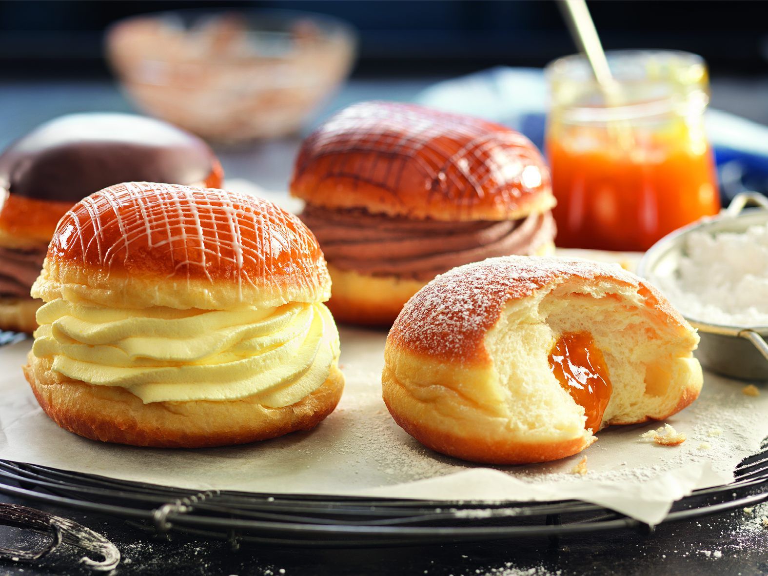 Die Supermarktkette MERKUR bedient heuer alle Krapfen-Geschmäcker.