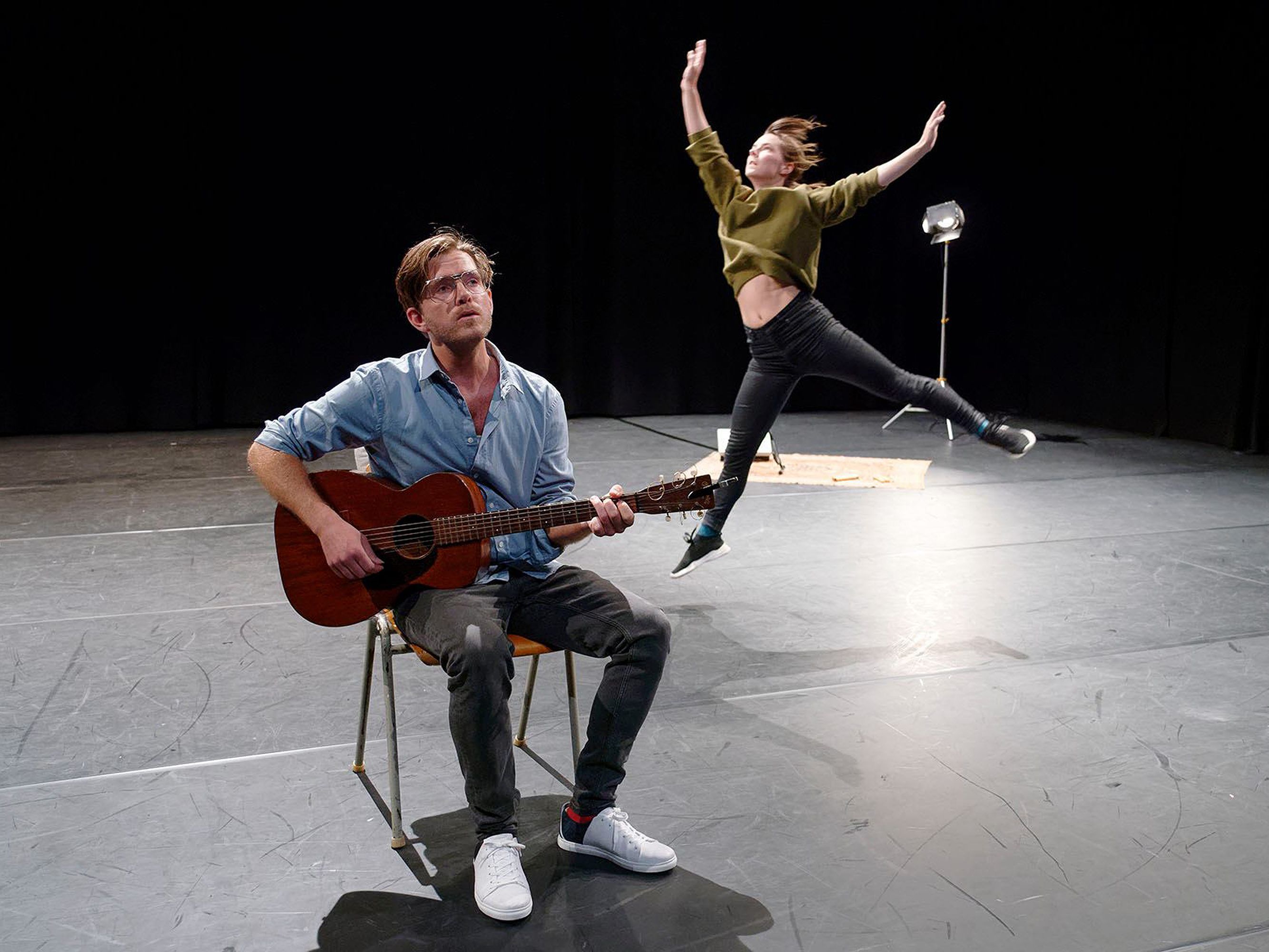 Zum Festival-Auftakt finden zwei internationale Gastspiele statt.