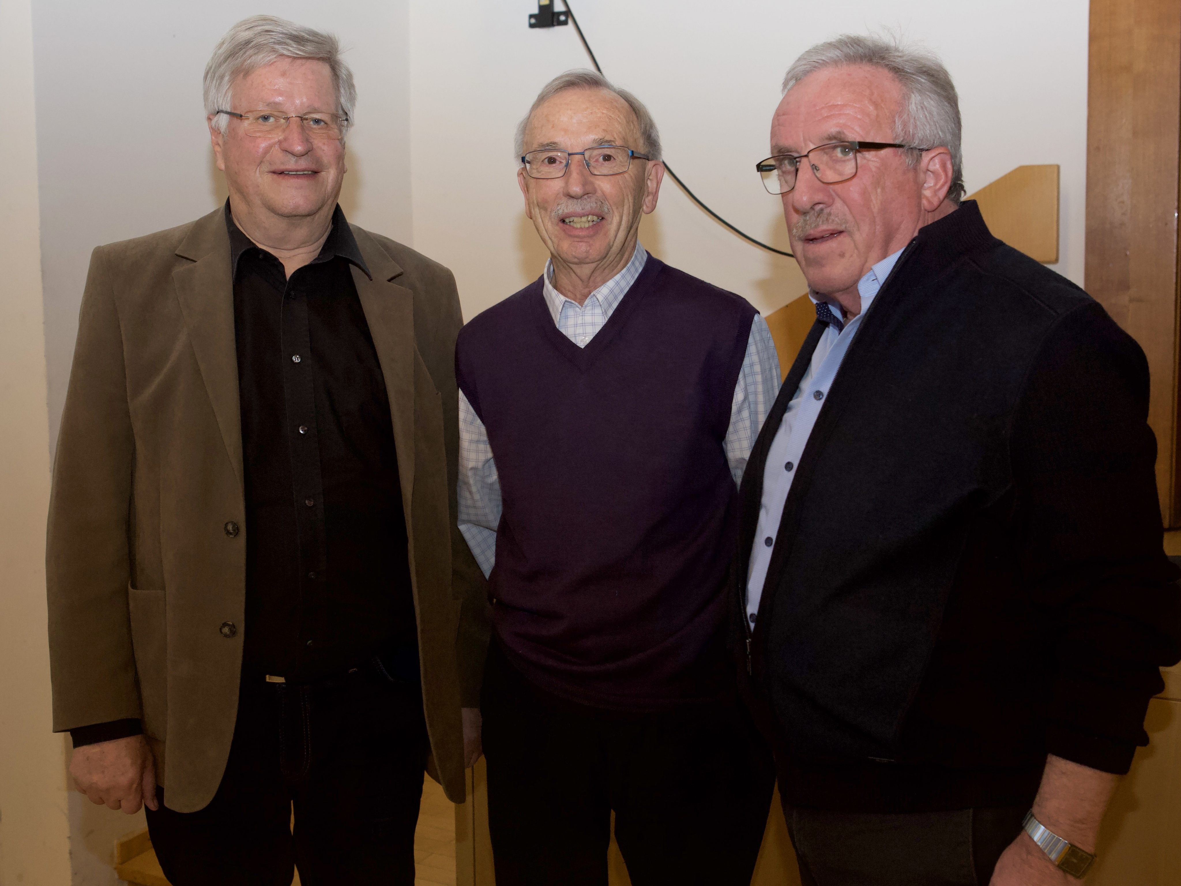 Obmann Kurt Ludescher, Geehrter Dietmar Rupp, Kassier Josef Kopf