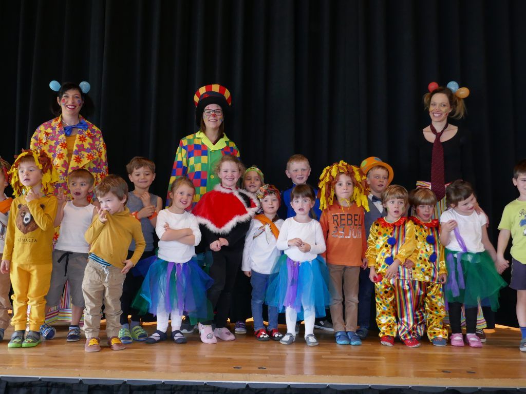 Premiere für Kindergarten-Zirkus Makkaroni - Übersaxen | VOL.AT