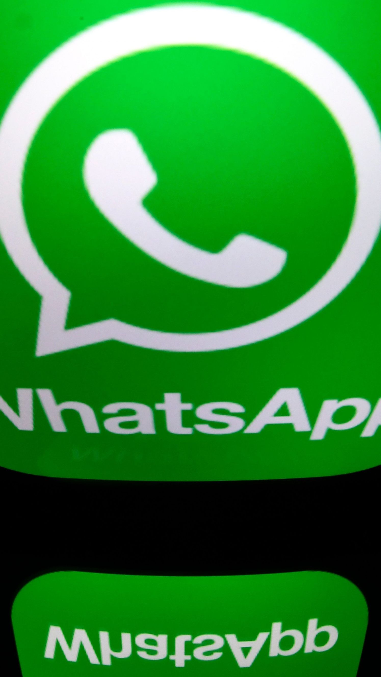 Whatsapp liest eure Daten auf den Smartphones eurer Kontakte.