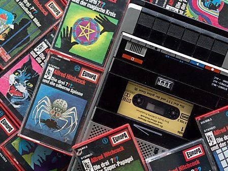 Die Drei Fragezeichen gibt es nach wie vor auch als Hörspielkassette.