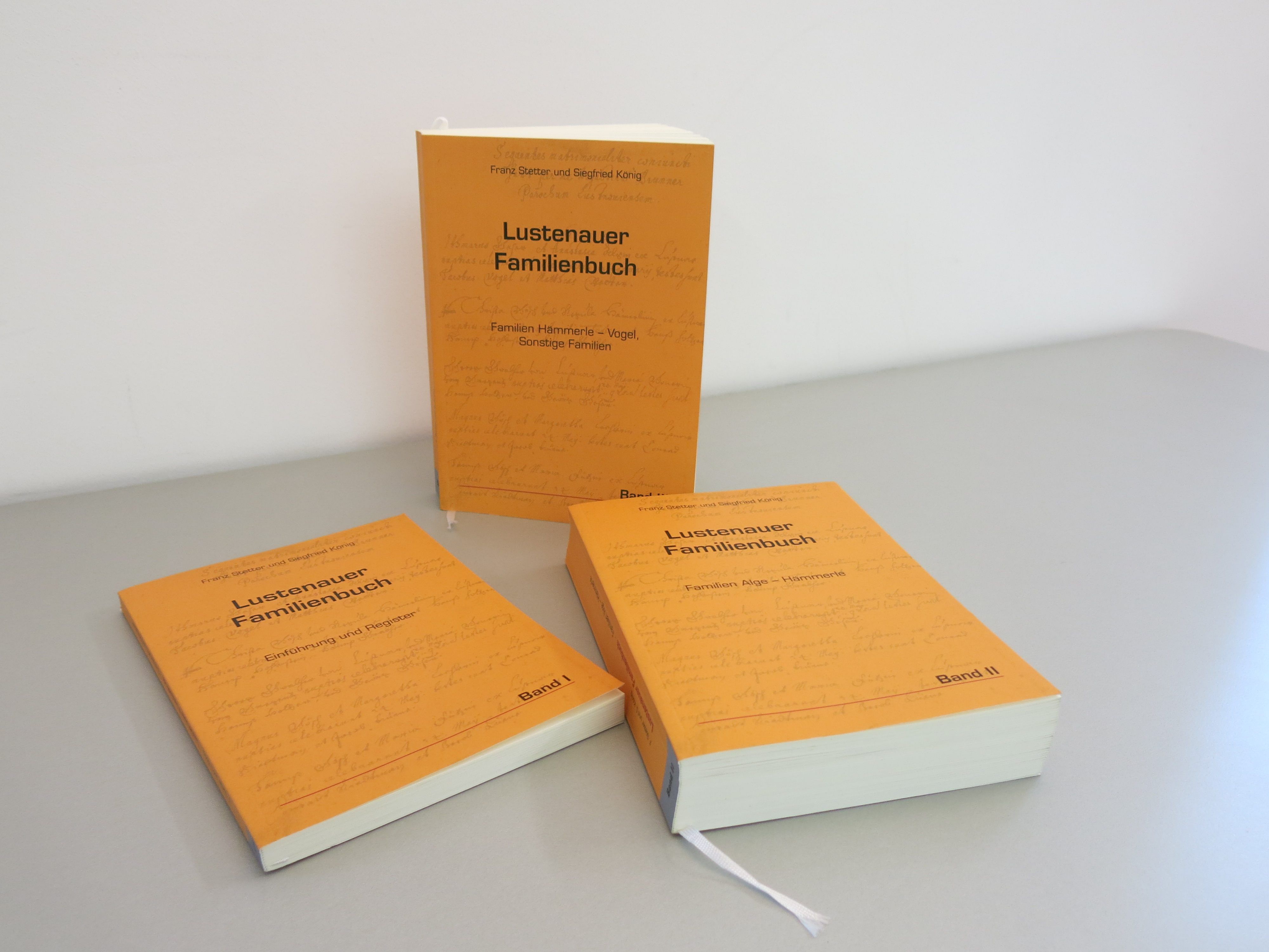 Das Lustenauer Familienbuch ist eine wertvolle Quelle für AhnenforscherInnen und historisch Interessierte. Das Lustenauer Familienbuch ist eine wertvolle Quelle für AhnenforscherInnen und historisch Interessierte.