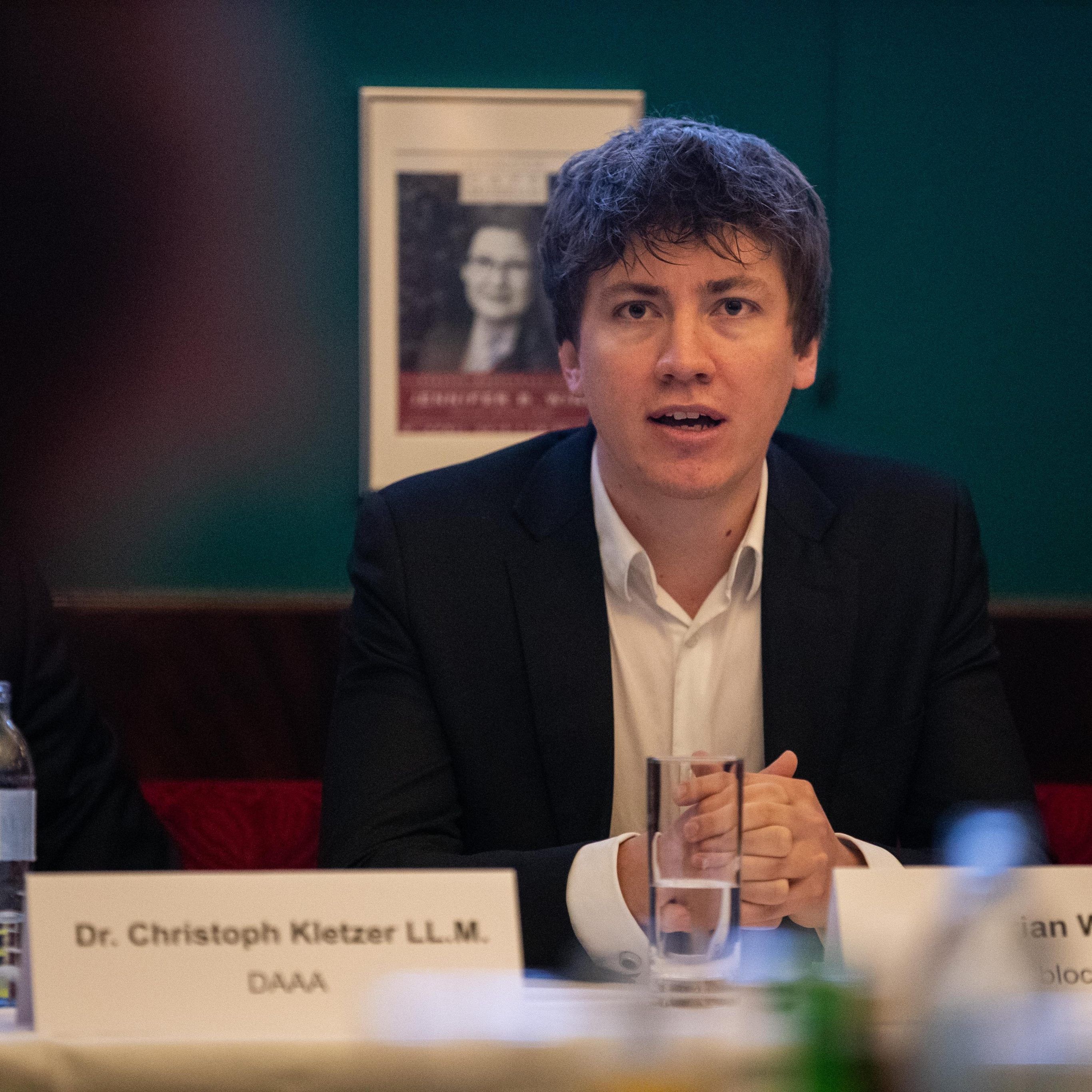 Florian Wimmer, CEO von Blockpit, kennt sich mit Kryptowährungen und Steuern aus.