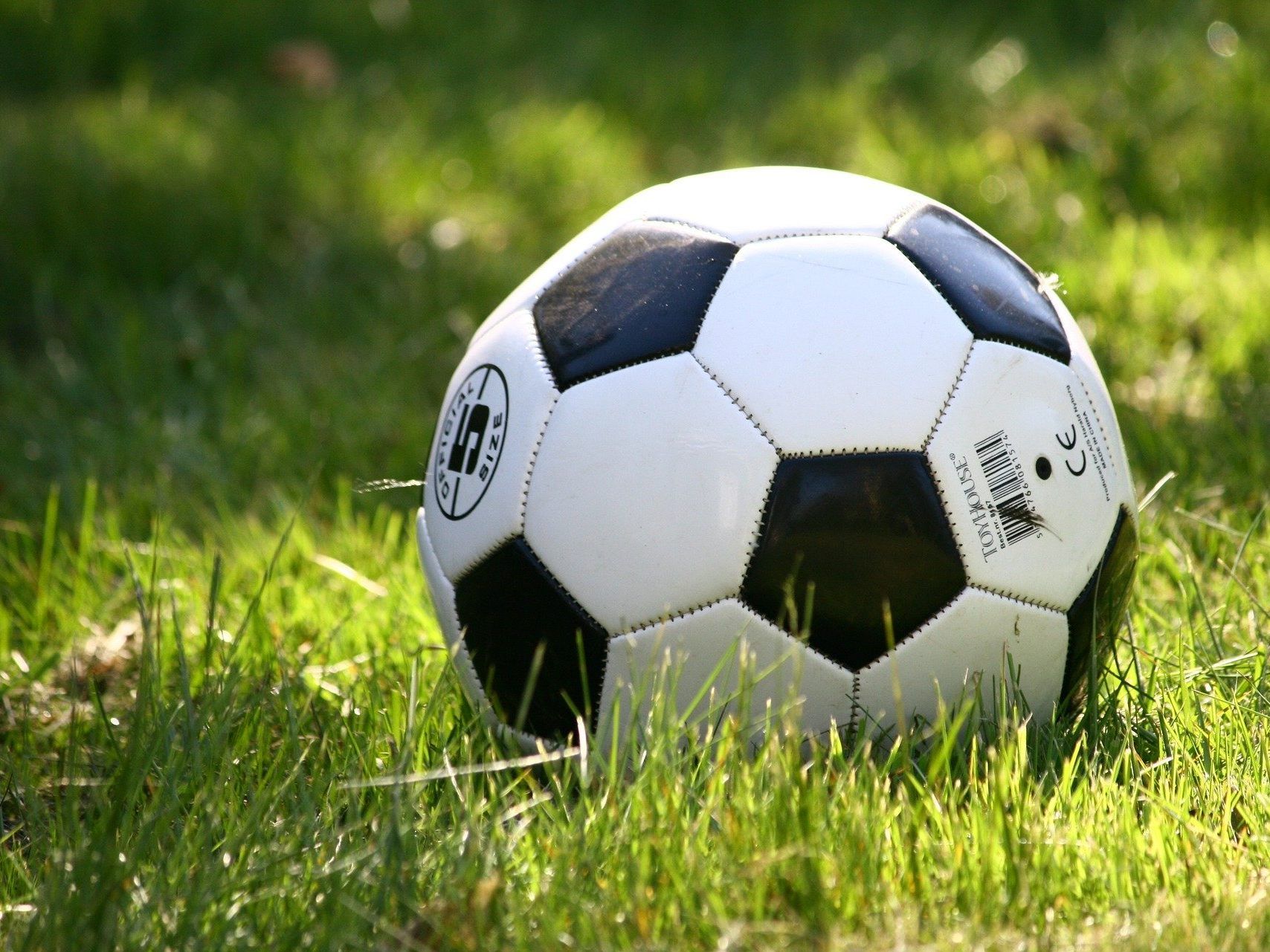 Fußball als Ausgleich - der Verein Mut und der FC1980 machen es möglich. Fußball als Ausgleich - der Verein Mut und der FC1980 machen es möglich.
