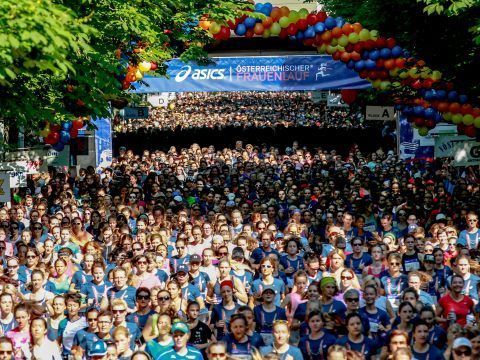 Beim Österreichischen Frauenlauf werden auch heuer wieder tausende begeisterte Teilnehmerinnen erwartet Beim Österreichischen Frauenlauf werden auch heuer wieder tausende begeisterte Teilnehmerinnen erwartet