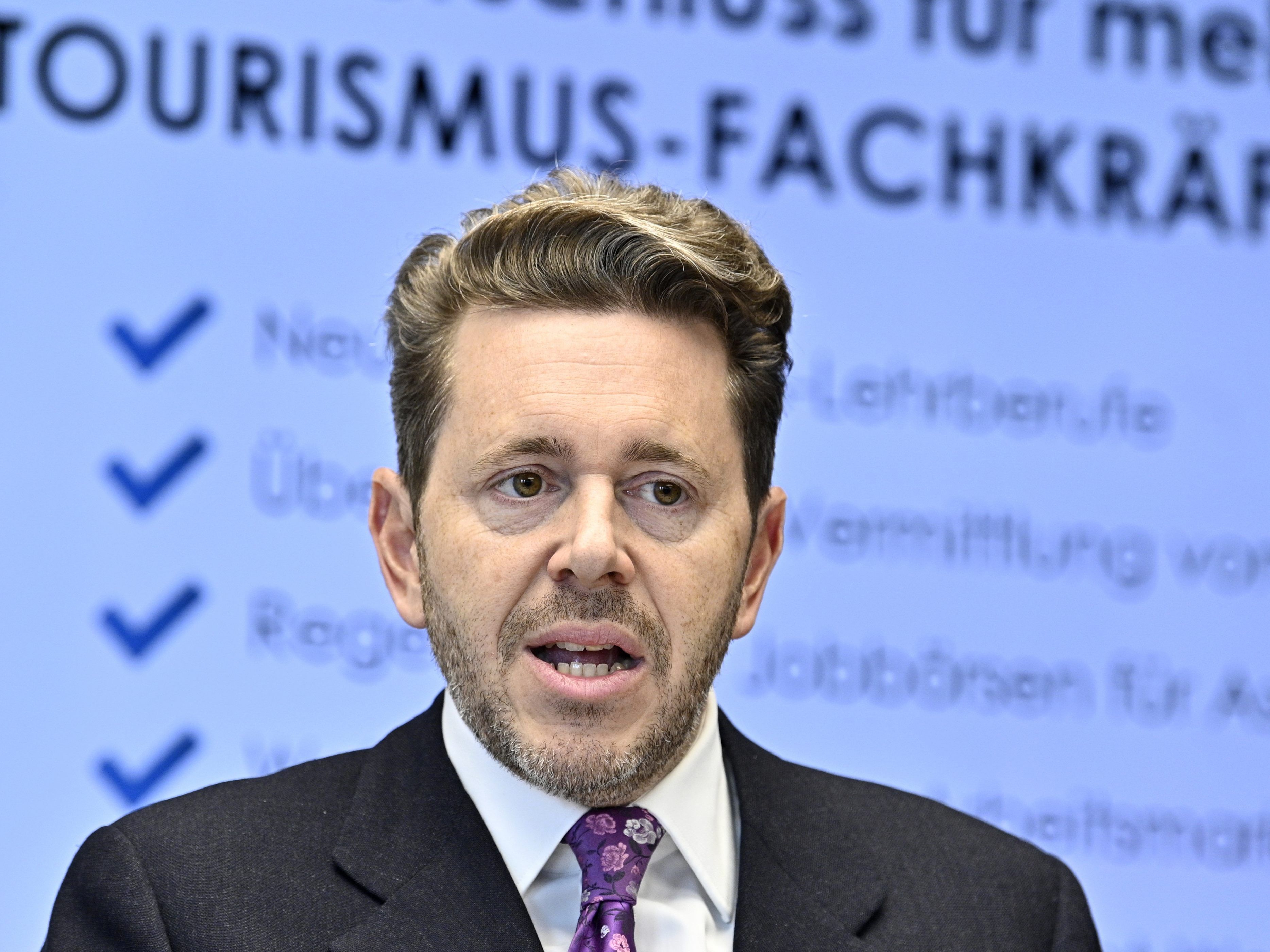 Harald Mahrer sieht in der 35-Stunden-Woche den Tod der österreichischen Wirtschaft. Harald Mahrer sieht in der 35-Stunden-Woche den Tod der österreichischen Wirtschaft.