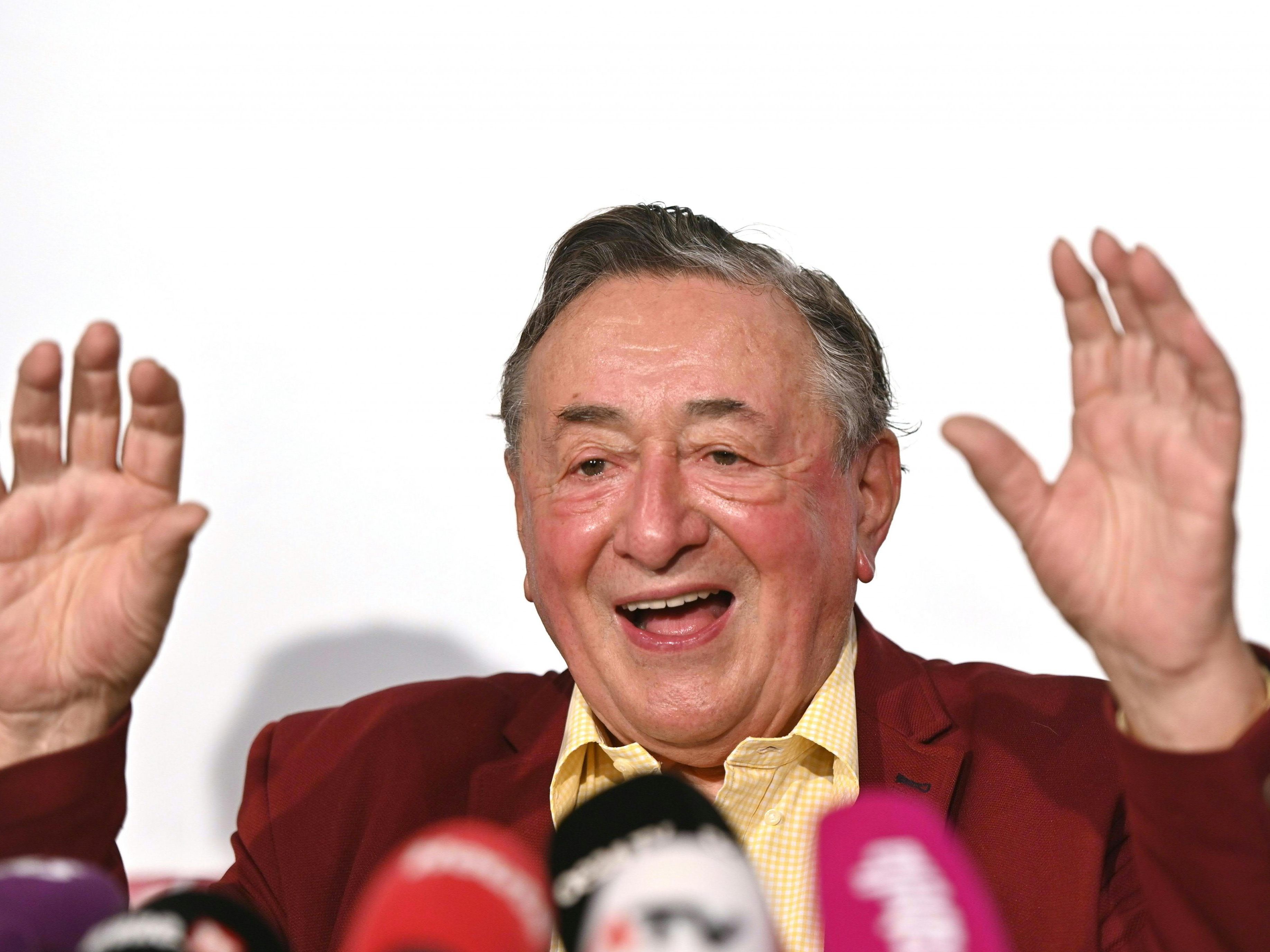 Lugners neuer Gast für den Wiener Opernball wackelt noch. Lugners neuer Gast für den Wiener Opernball wackelt noch.