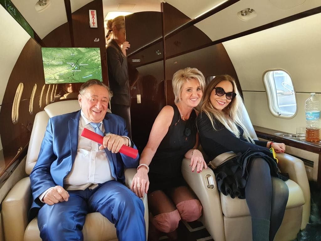 Lugners Stargast Ornella Muti ist in Wien gelandet. Lugners Stargast Ornella Muti ist in Wien gelandet.
