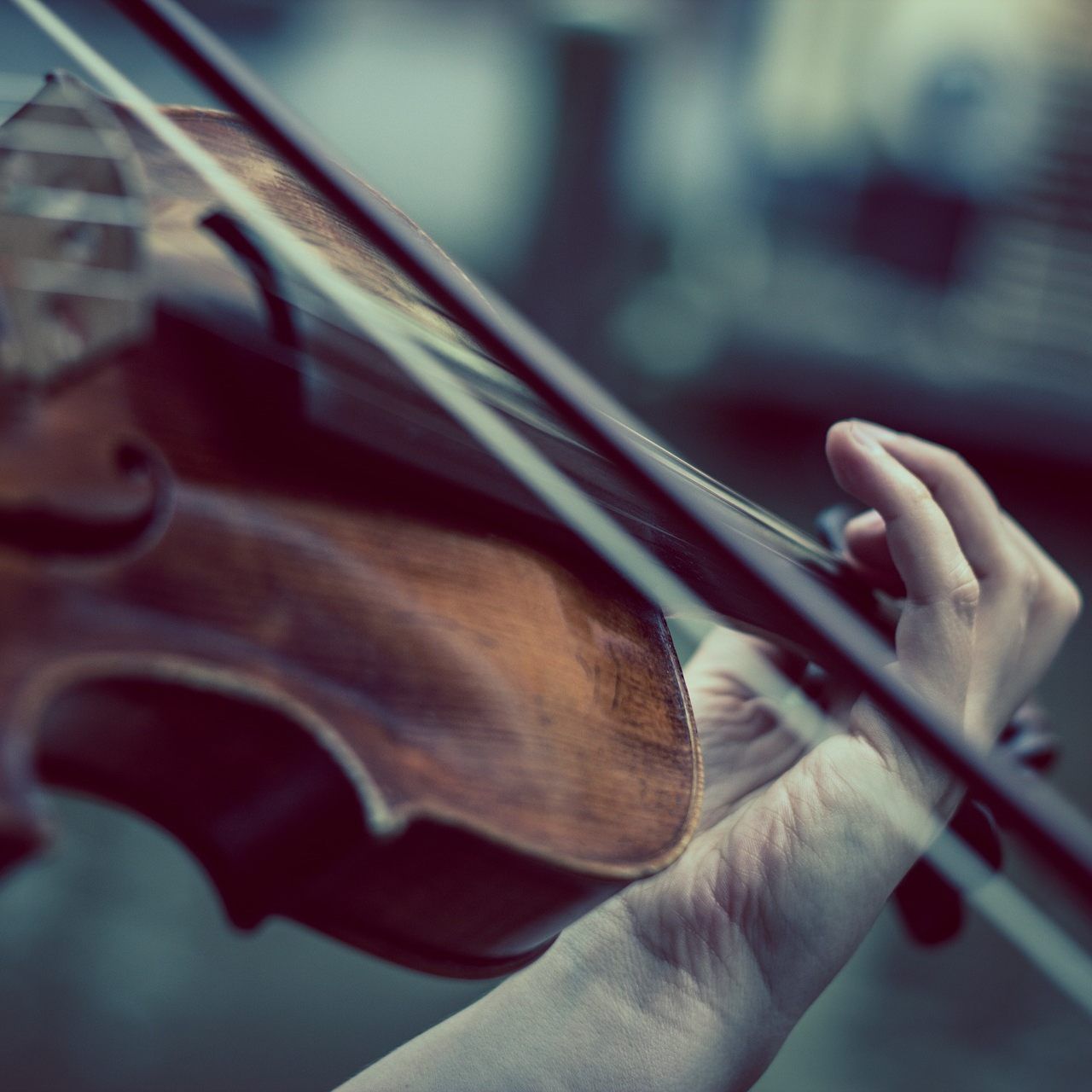 Die Frau spielte während ihrer Gehirn-OP Geige.