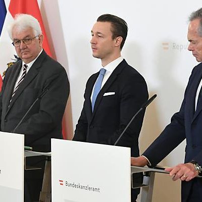 Finanzminister Blümel versucht zu beruhigen