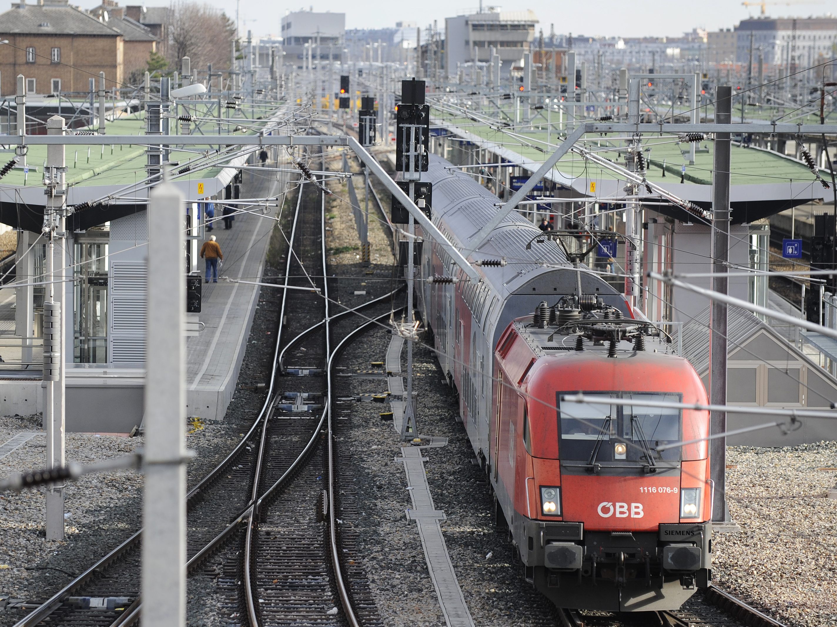 Die ÖBB stellen den Personenverkehr auf den "Sonntagsfahrplan" um.