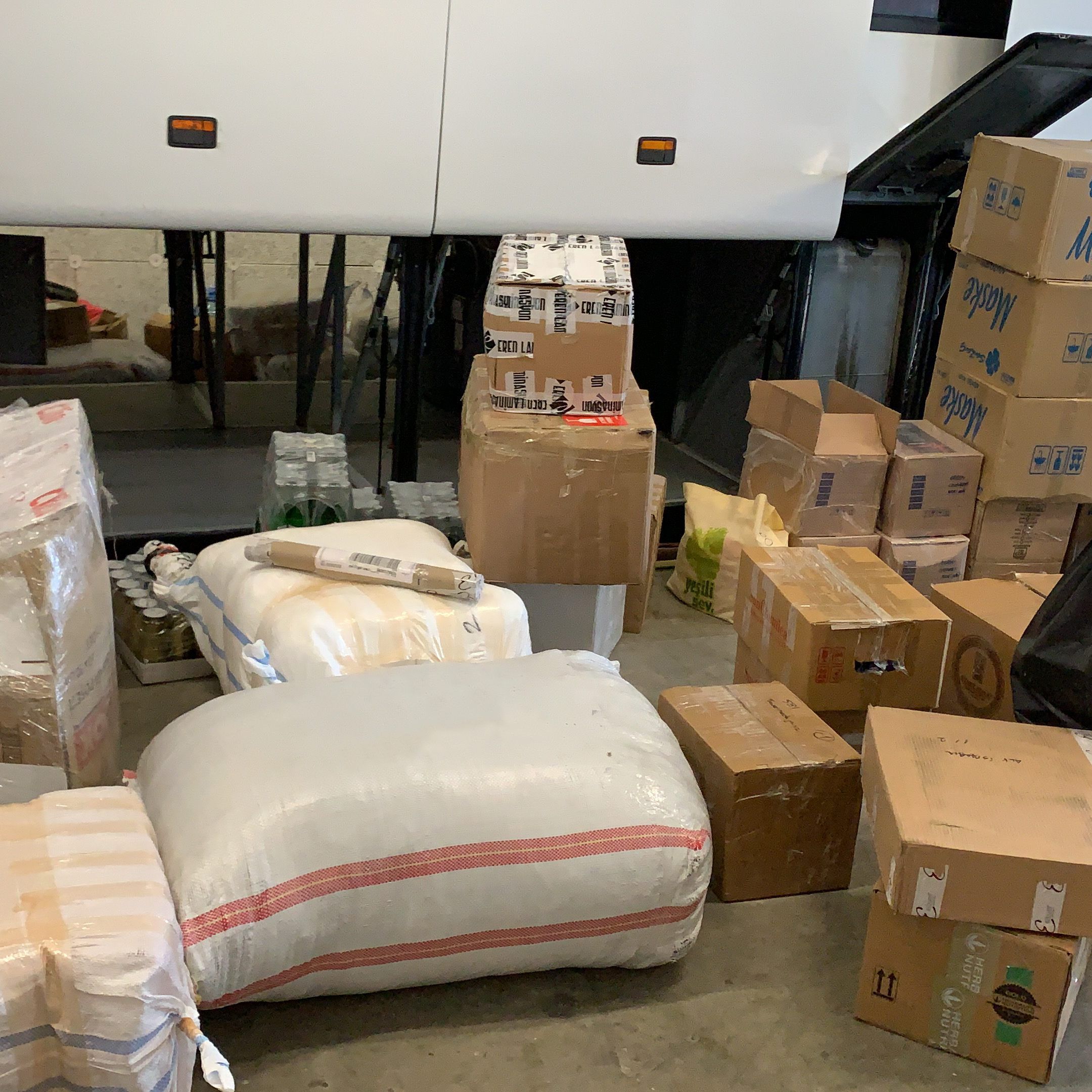 Der Zoll stellte über 20.000 Mundschutzmasken sicher.