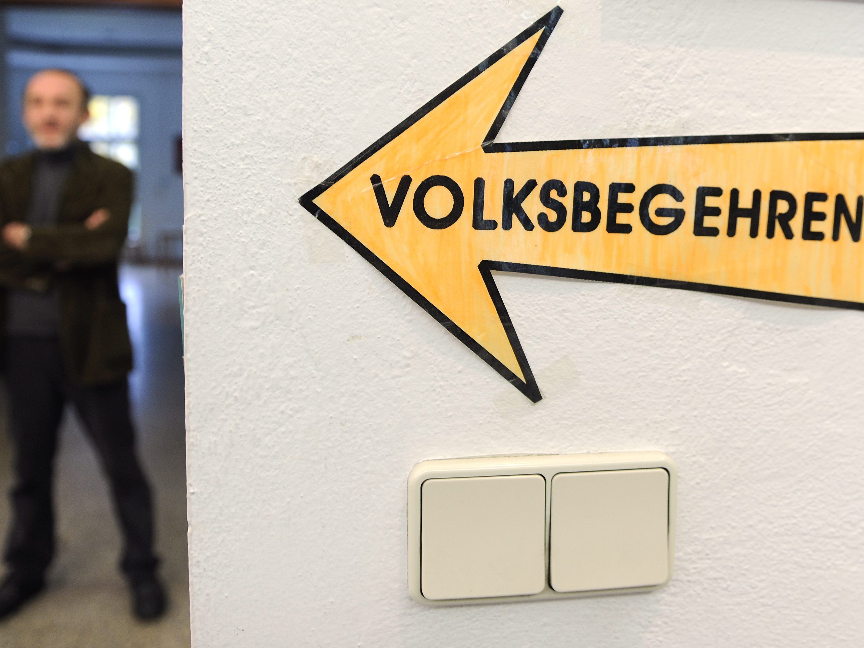 Die Auswirkungen der Corona-Krise haben die Initiatoren jedoch nun dazu bewogen, die zweite Phase des Volksbegehrens um über ein halbes Jahr vorzuziehen Die Auswirkungen der Corona-Krise haben die Initiatoren jedoch nun dazu bewogen, die zweite Phase des Volksbegehrens um über ein halbes Jahr vorzuziehen