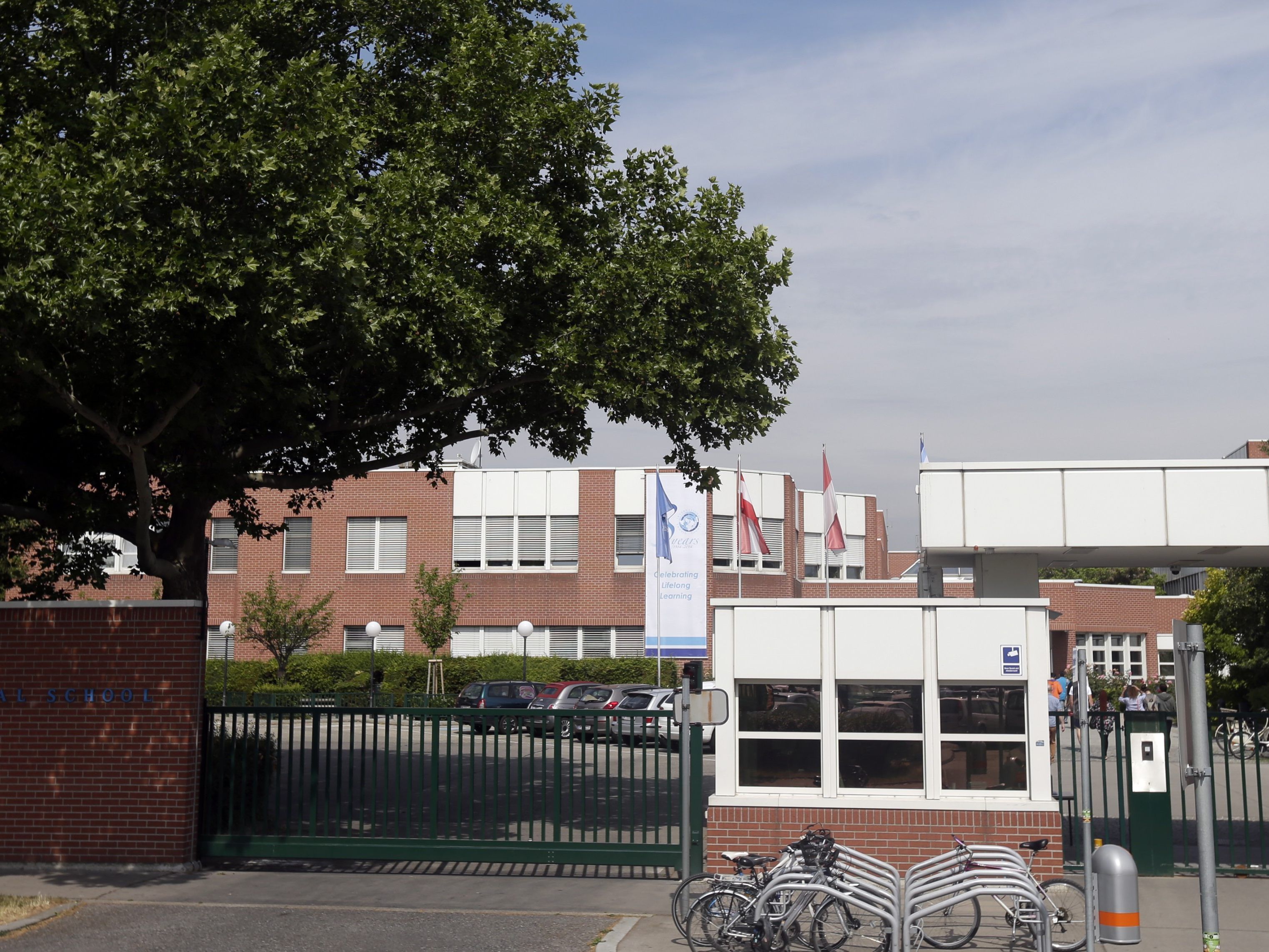 Zwei Tage wird an der Vienna International School kein Unterricht stattfinden. Zwei Tage wird an der Vienna International School kein Unterricht stattfinden.