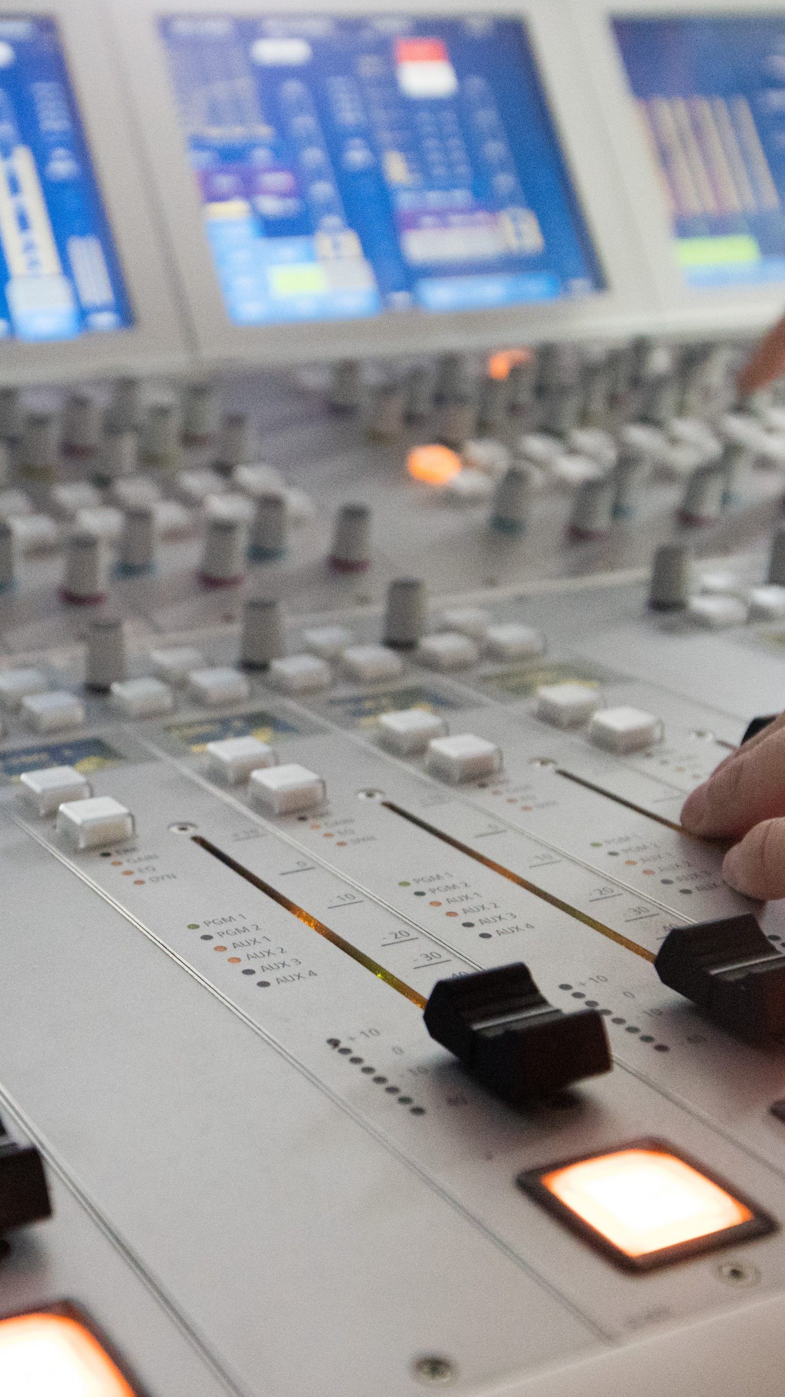 Der ORF richtet sich in der Corona-Krise ein Ausweichstudio ein.