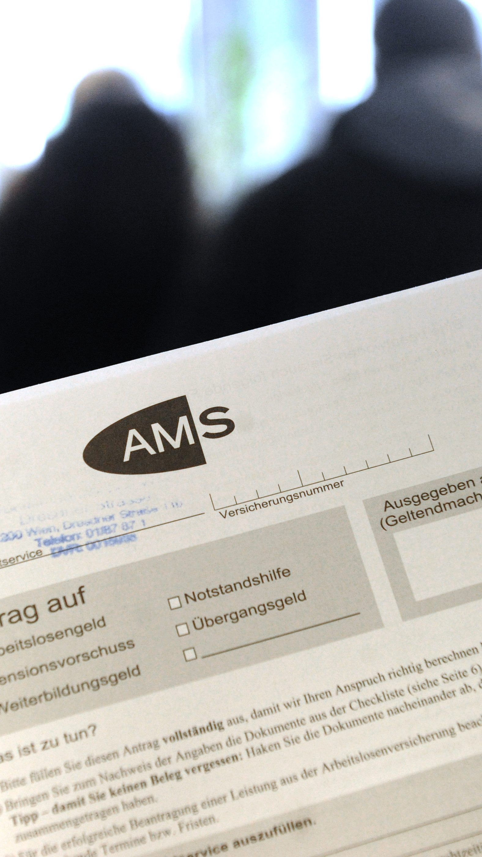 Das AMS werde erstmals auch rückwirkend Arbeitslosenanträge akzeptieren.