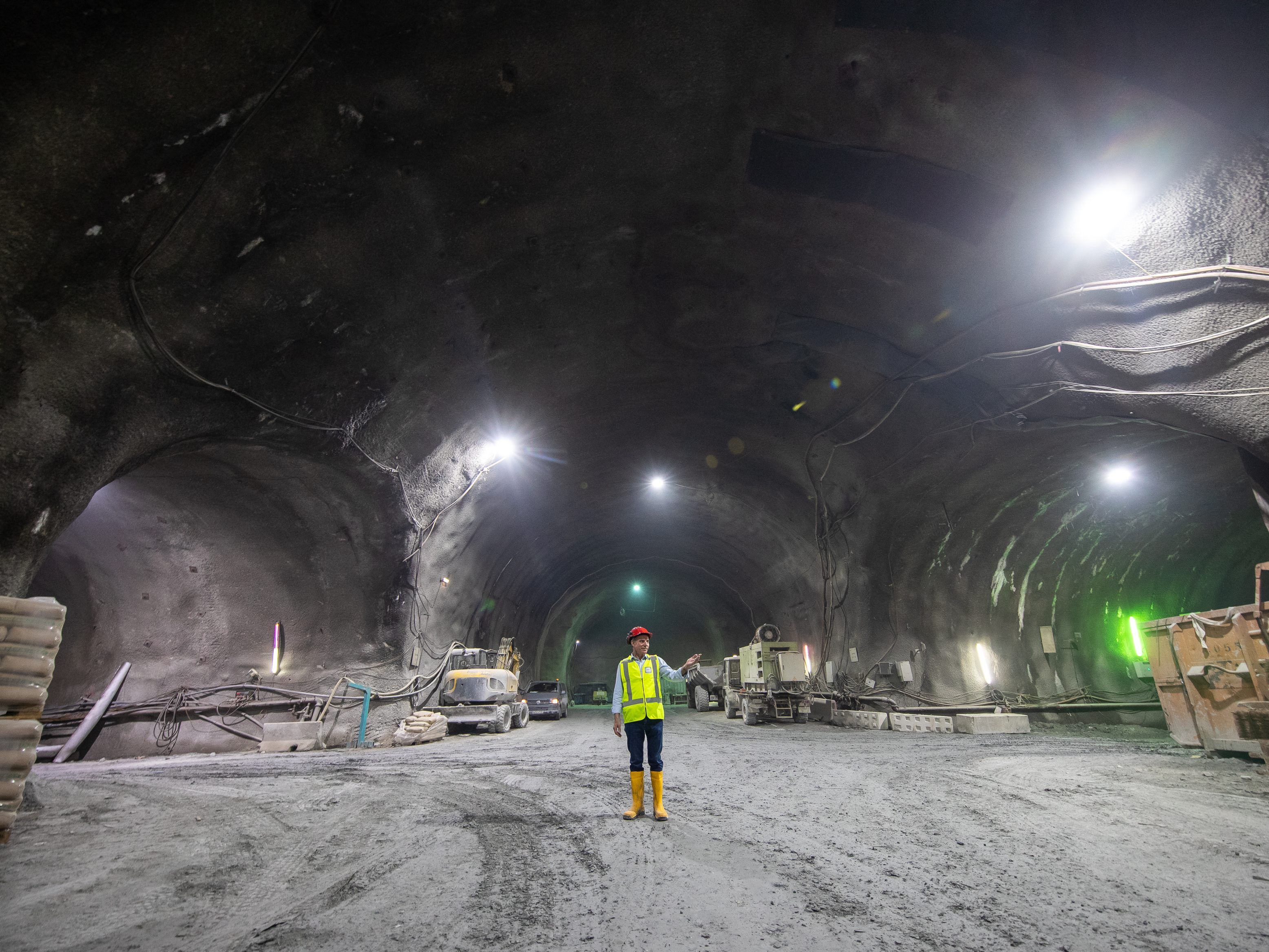 Die ÖBB stoppen die Großbaustelle wegen behördlicher Anordnungen.