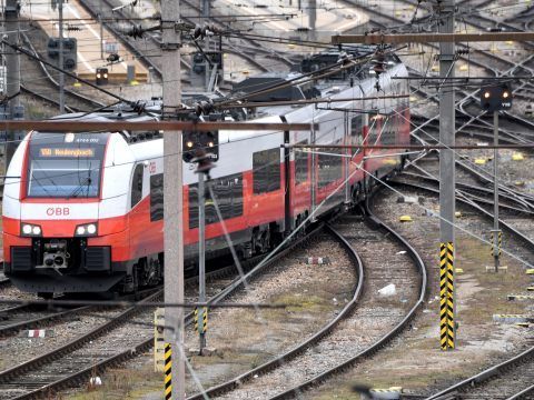 Die S-Bahnen und Regionalzüge im VOR fahren ab sofort nach dem Sonntagsfahrplan.