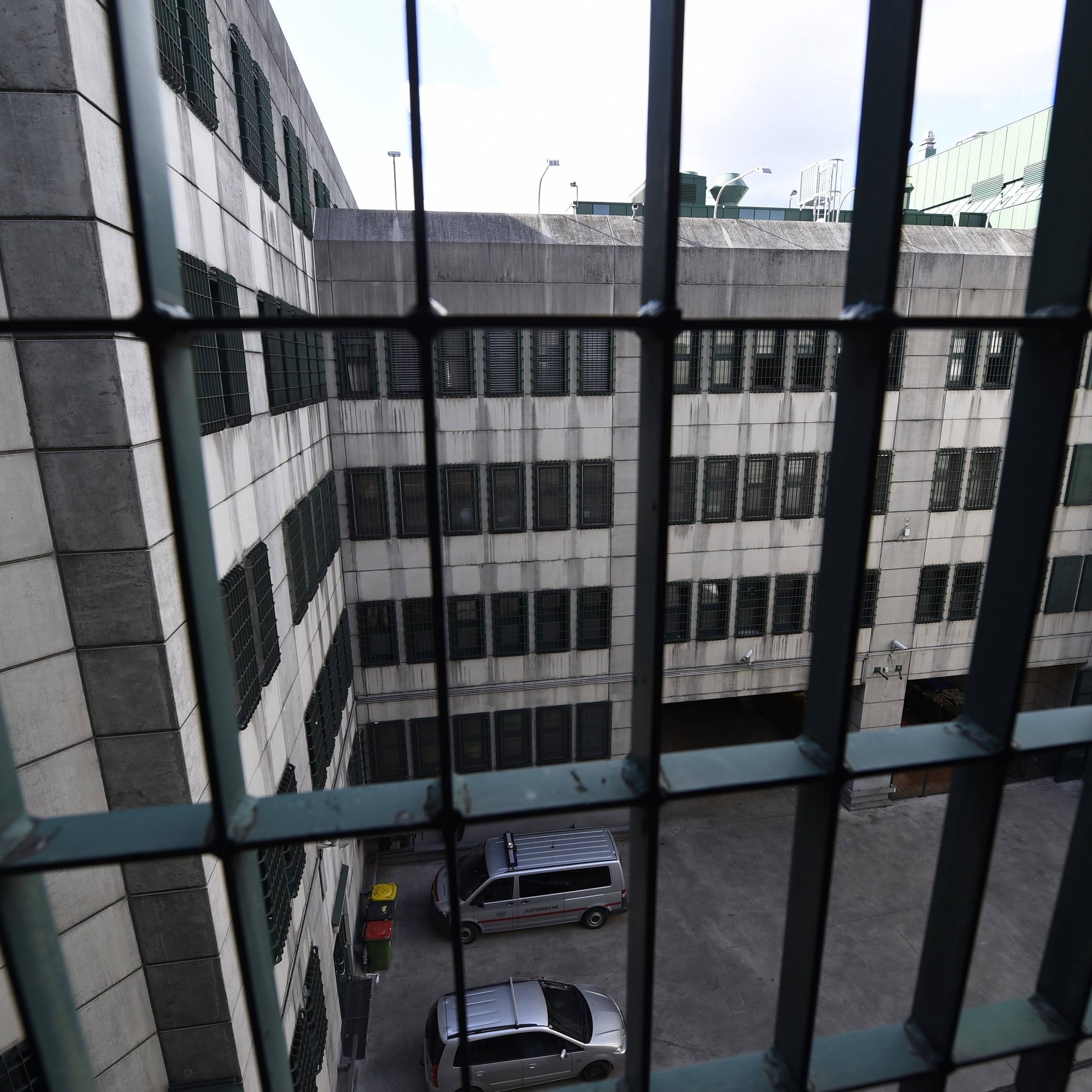 In Österreichs Gefängnissen herrscht Unzufriedenheit nach weiteren Coronavirus-Maßnahmen.