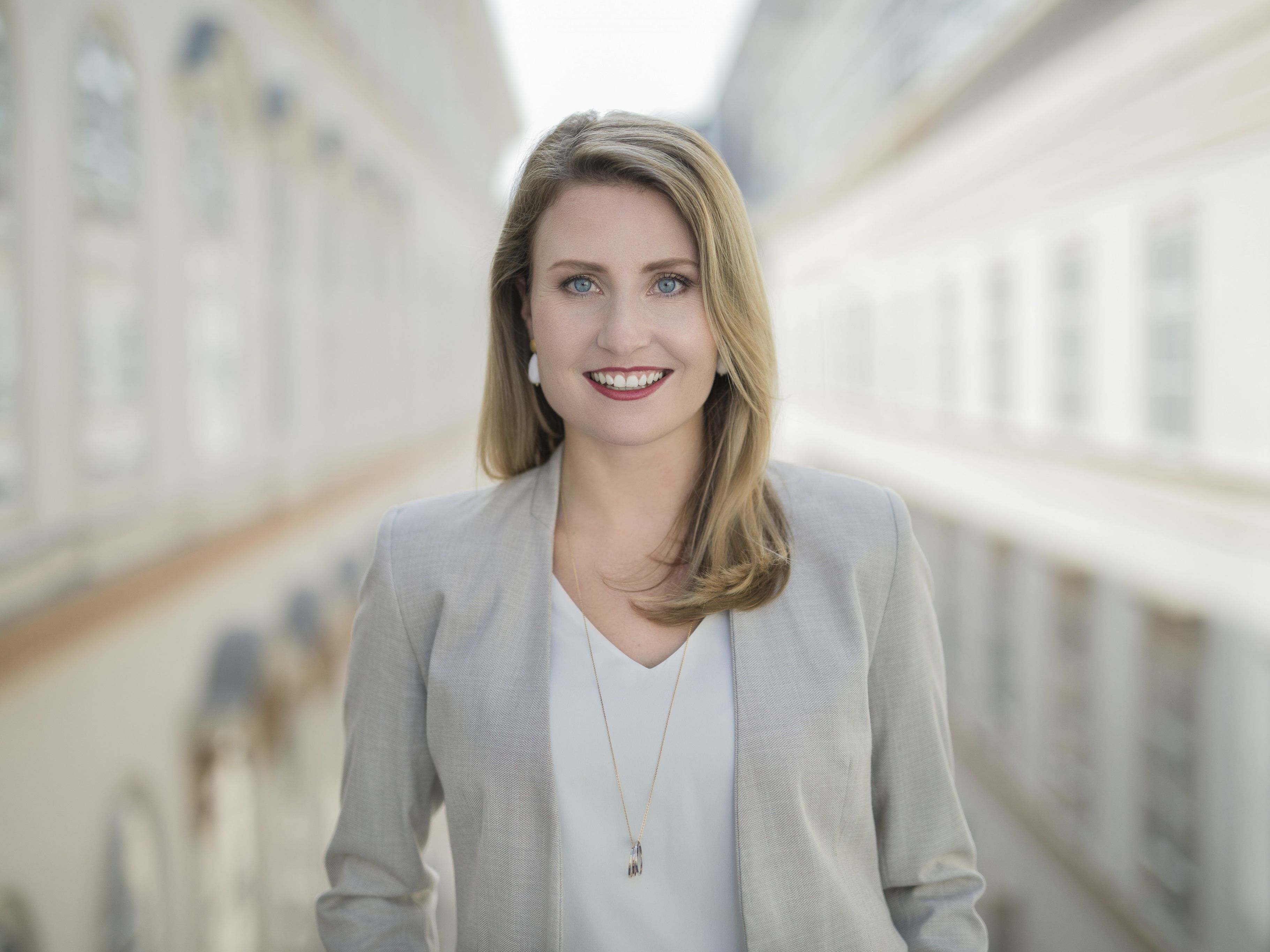 Frauen- und Integrationsministerin Susanne Raab (ÖVP) hat ein dichtes Programm zum Weltfrauentag.