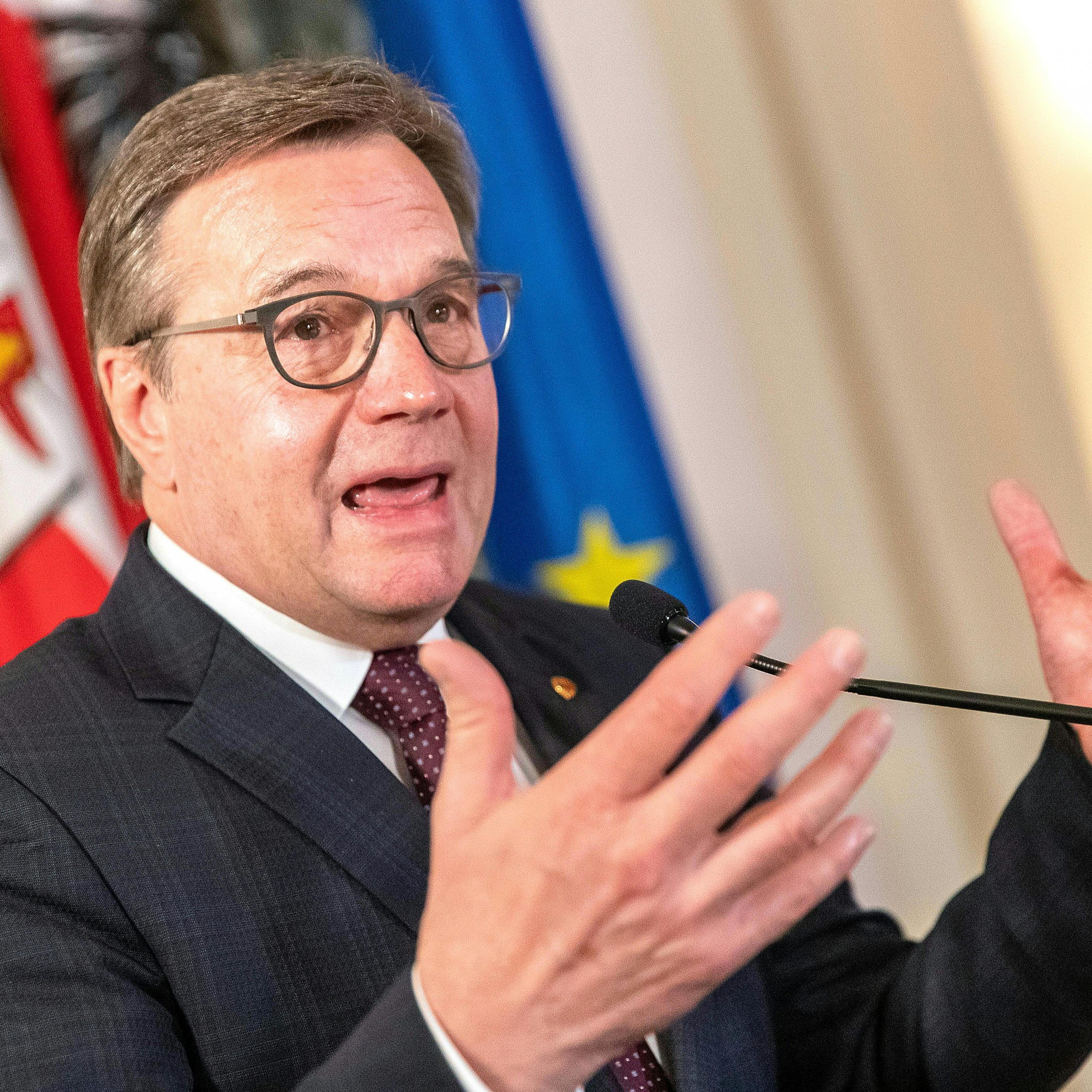 Günther Platter gibt Aussicht auf die Situation in Tirol.