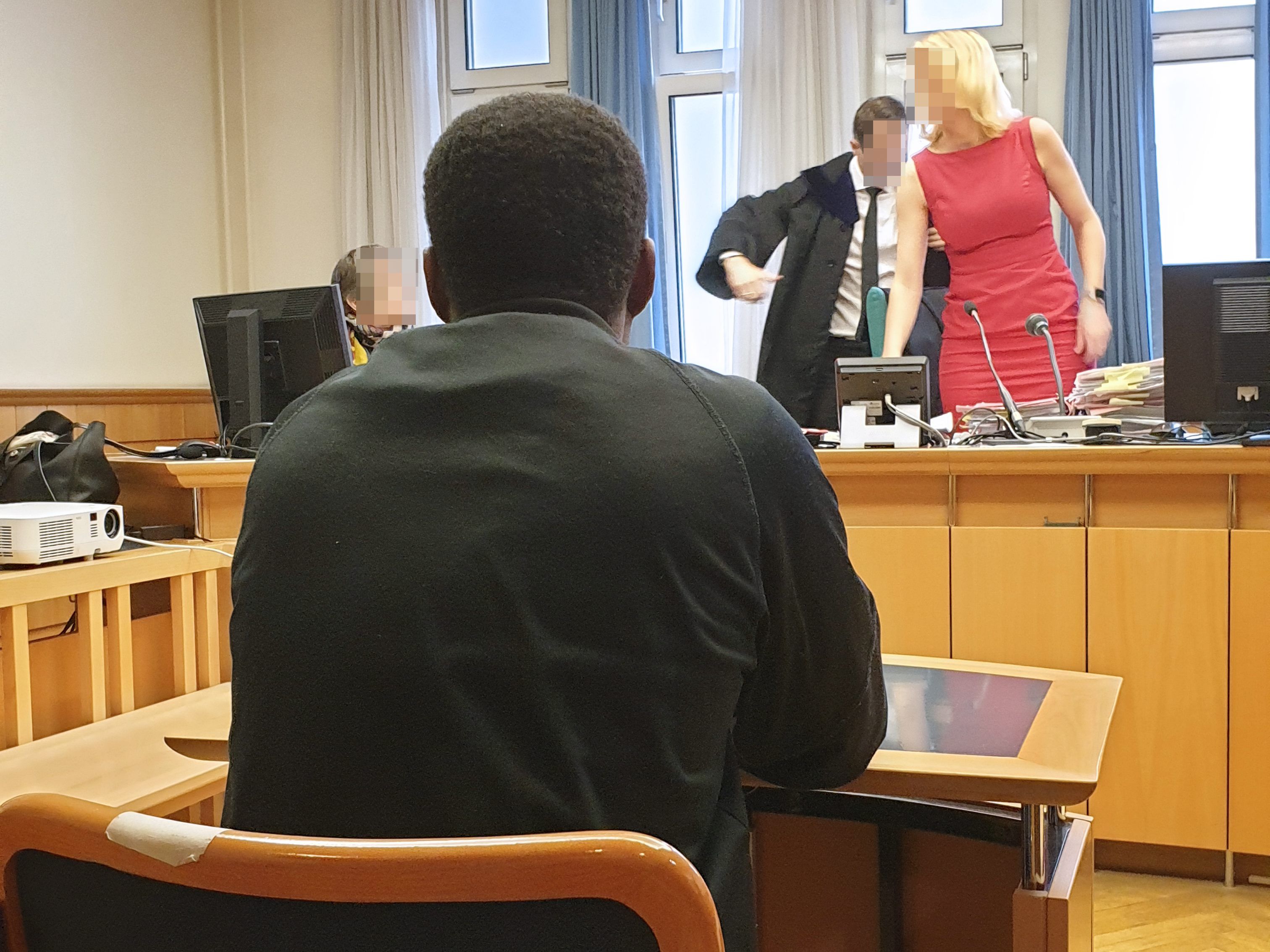 Der Prozess wurde vertagt. Der Prozess wurde vertagt.
