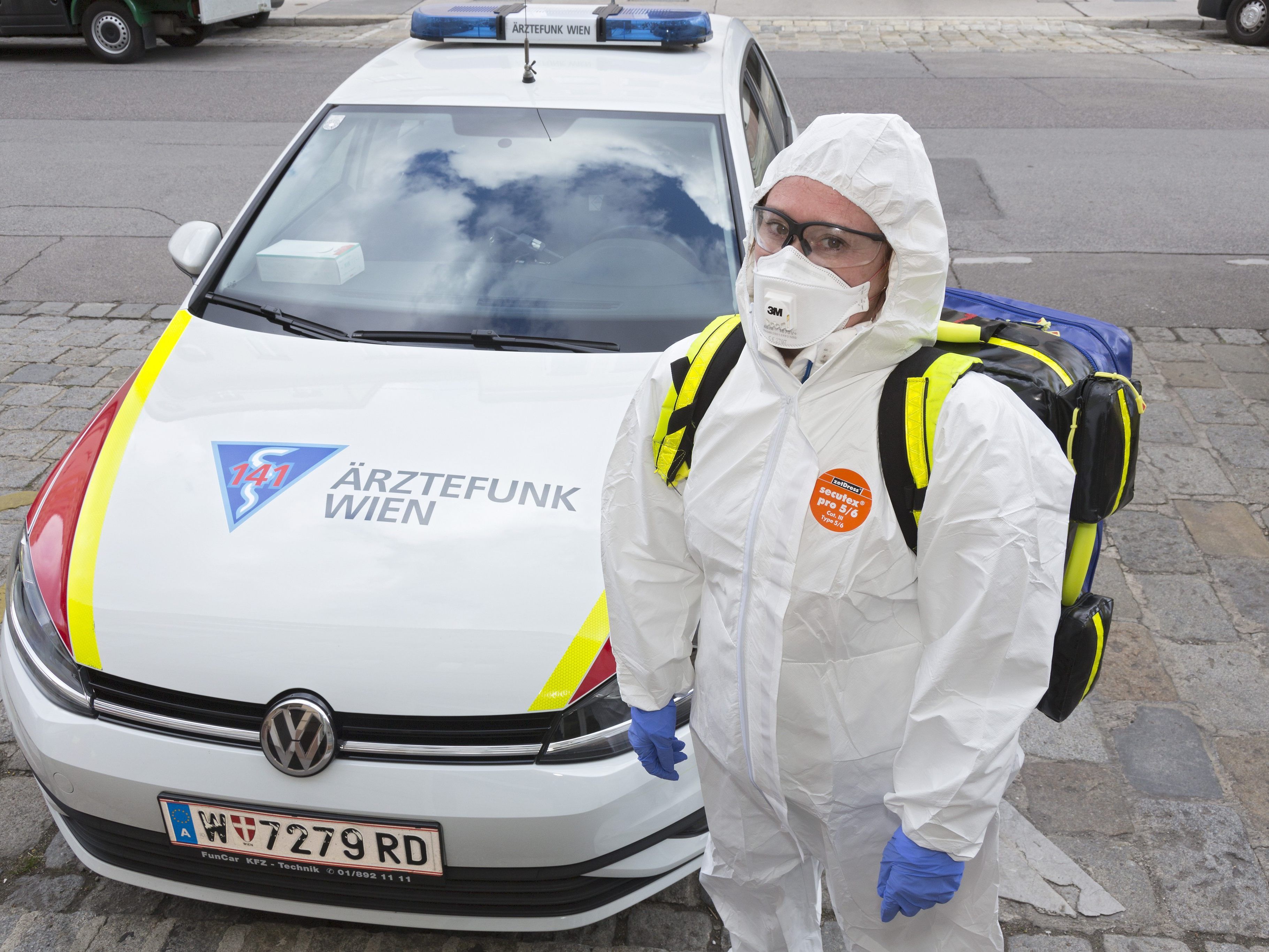 Wiens Ärzte werden mit zusätzlicher Schutzausrüstung versorgt.